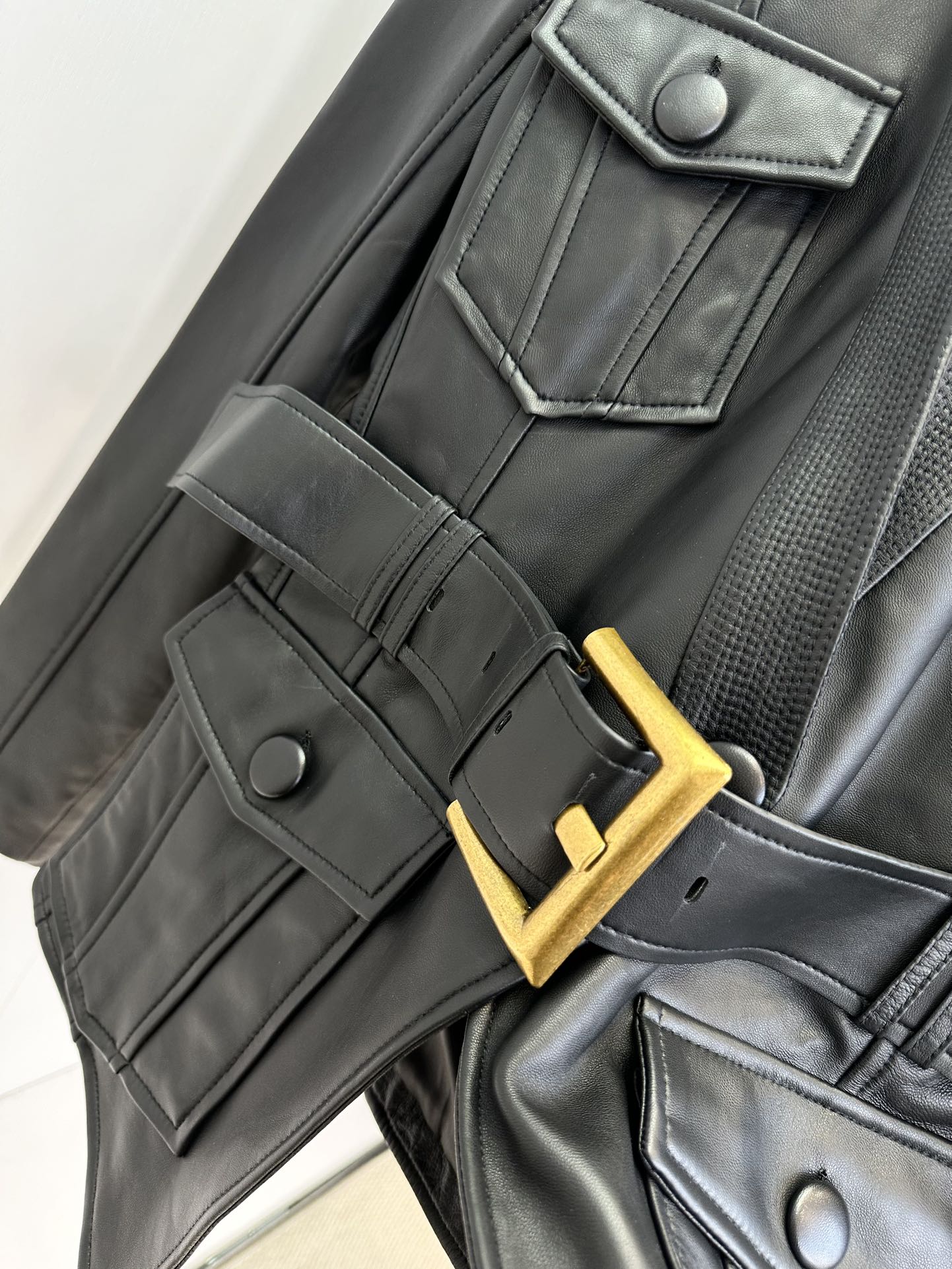 Fashionable Sheepskin Outfits with Dust-Proof Bags: Street Style Stars in Vast Galaxy - 图片 8