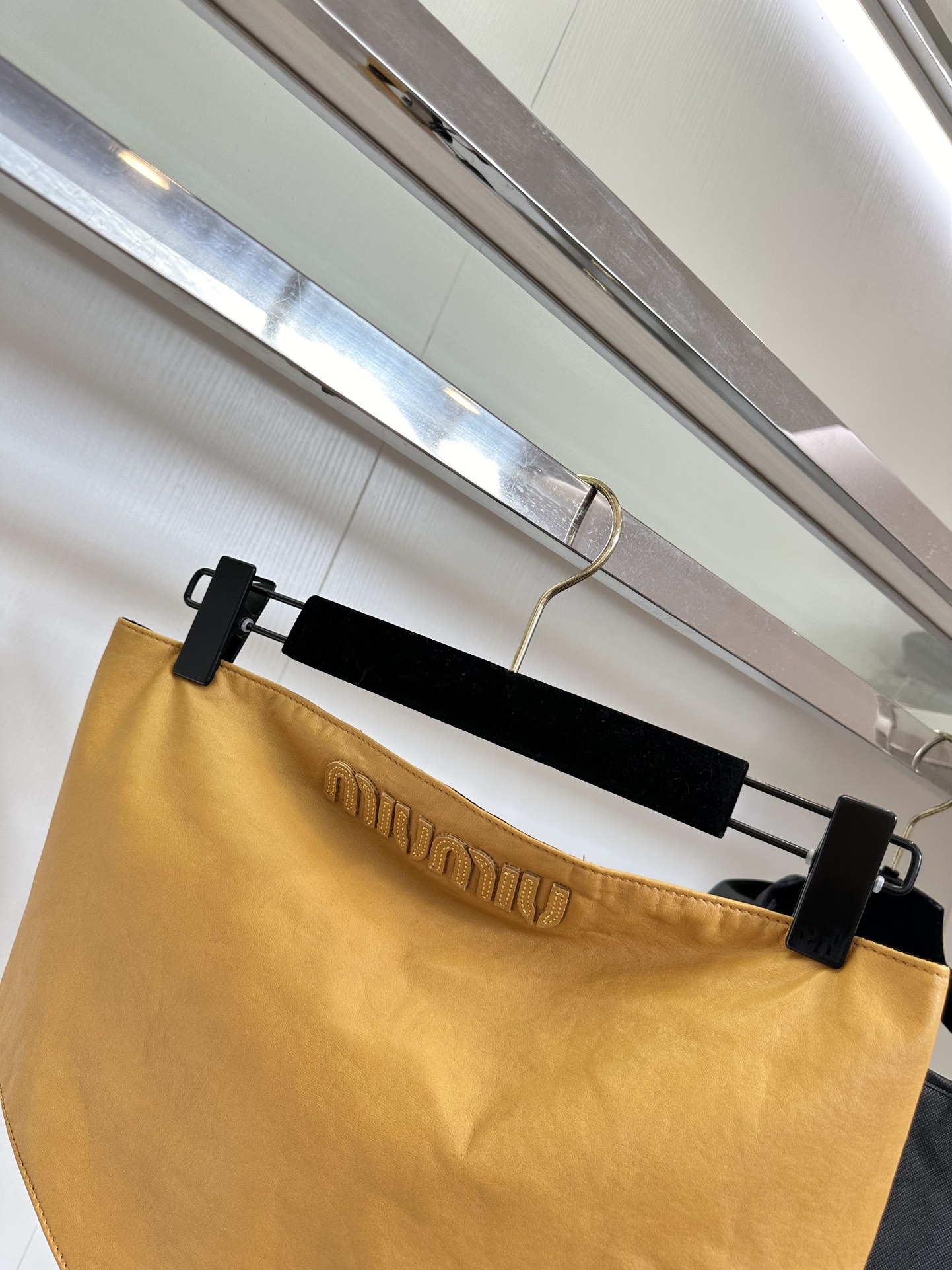 “Hot and Handsome P989 Women’s Uniform with Adjustable Belt in 25 AF Packaging” - 图片 4