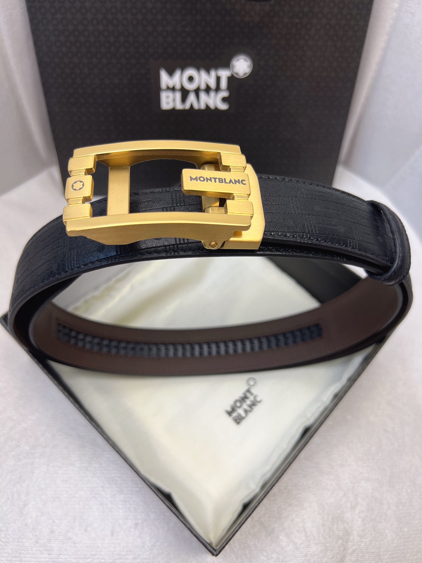 Italian Imported Cattle Belt with Automatic One-Headed Oxen-Skin Stripes