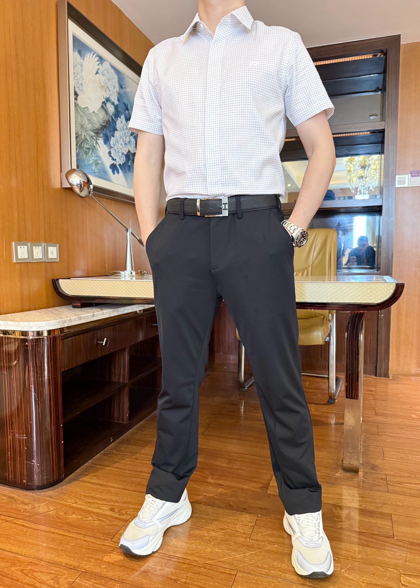 NO:429224,Jenia - the latest popular short-sleeved shirt shipped, a hot-selling item in Milan!  Selected Italian imported mercerized cotton fabrics with simple and elegant designs, the fine plaid design is quite elegant, and business and leisure are very good!  Number of codes 38-42 (model 173/130 wears 38 yards, with Hong Kong Lane Crawford gift box packaging), zegna, T-shirt, alexander wang19860909杰尼亚-最新爆款短袖衬衣出货 米兰热销单品！精选意大利进口丝光精棉面料搭配简约大方的设计,细格纹设计相当彰显雅致 商务休闲都相当不错！码数38-42（模特173/130穿38码,配香港连卡佛礼盒包装）,,zegna,T-shirt,alexander wang,Men's clothing