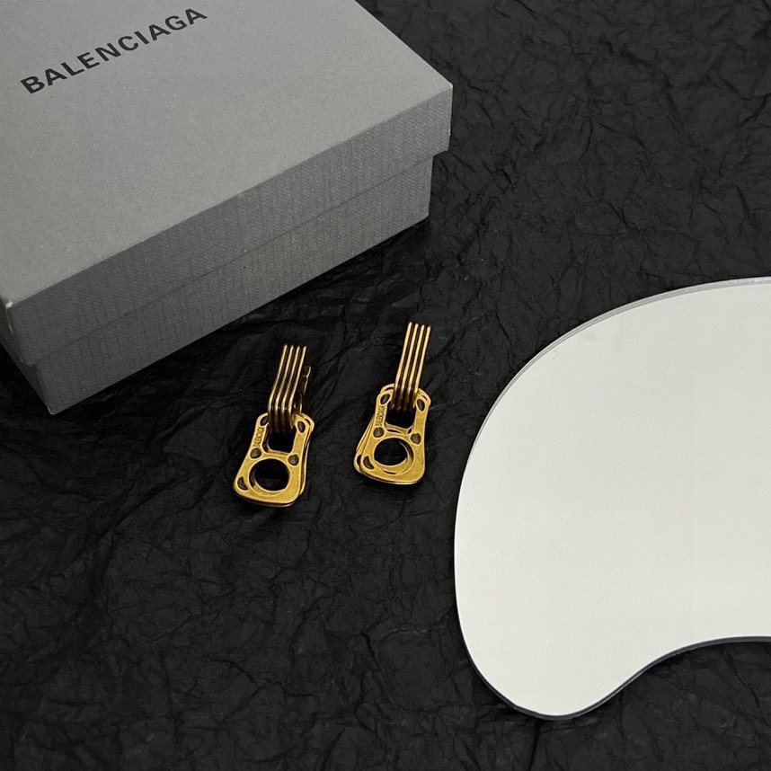 】 巴黎世家  Balenciaga 耳环 简单大方 大牌金质感饱满 ，搭配衣服超好看 ！
