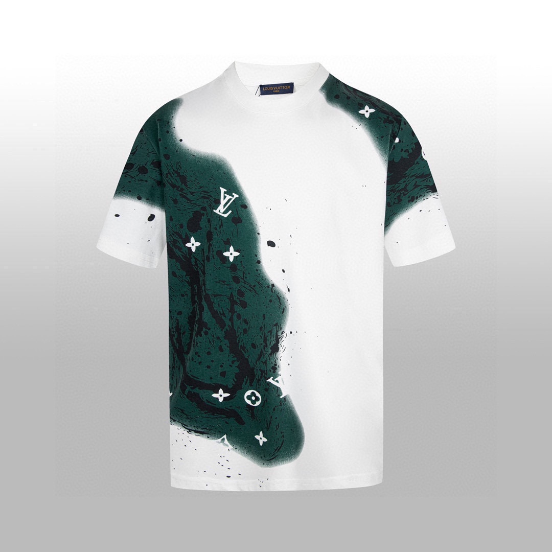 NO:431959,High-version [1V] Spring and summer new T-shirt 3D three-dimensional injection, imported machine digital direct injection, green spray painting messy 1V presbyopia, classic and super good looking, perfect details, full score for upper body Size XSSML,,alexander wang19860909高版本【1V】春夏新款T-shirt 3D立体喷绘 进口机数码直喷 绿色喷绘凌乱的1V老花 经典超好看 完美细节处理 上身满分 尺码XSSML,,alexander wang,Men's clothing