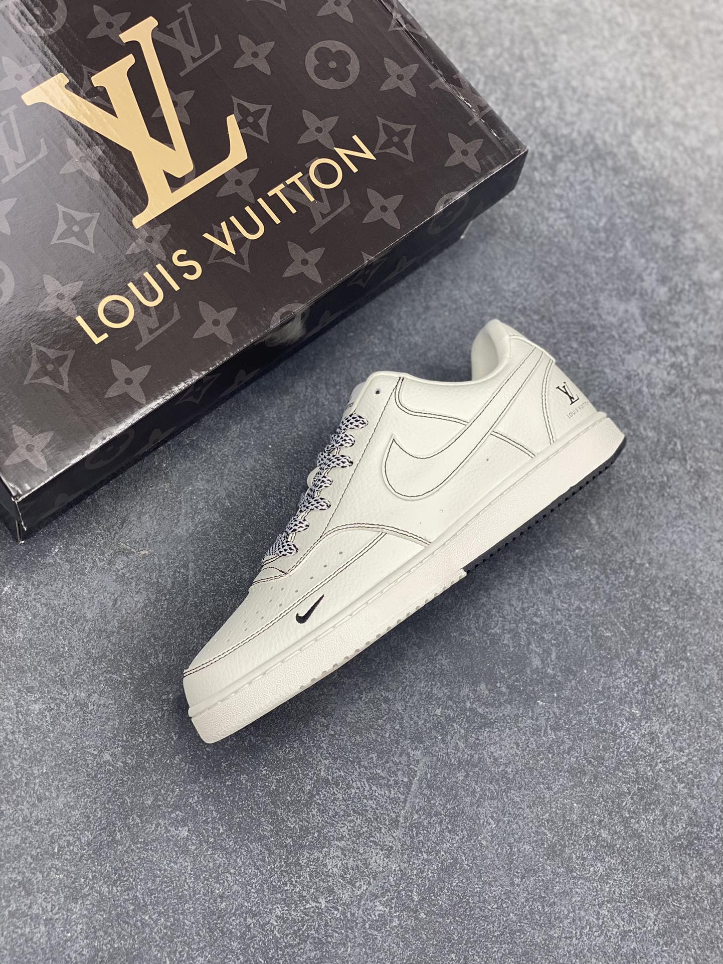 图片[7]-Nike Court Vision 1 LOW 低帮 板鞋 “LV联名——双拼黑线” 运动鞋 休闲鞋 折边针车 工艺难度大 原楦头原纸板 原装鞋盒 定制五金配件 内置全掌气垫 原厂鞋底 货号：CS5288-016 尺码：36 36.5 37.5 38 38.5 39 40 40.5 41 42 42.5 43 44 44.5 45-选品中心