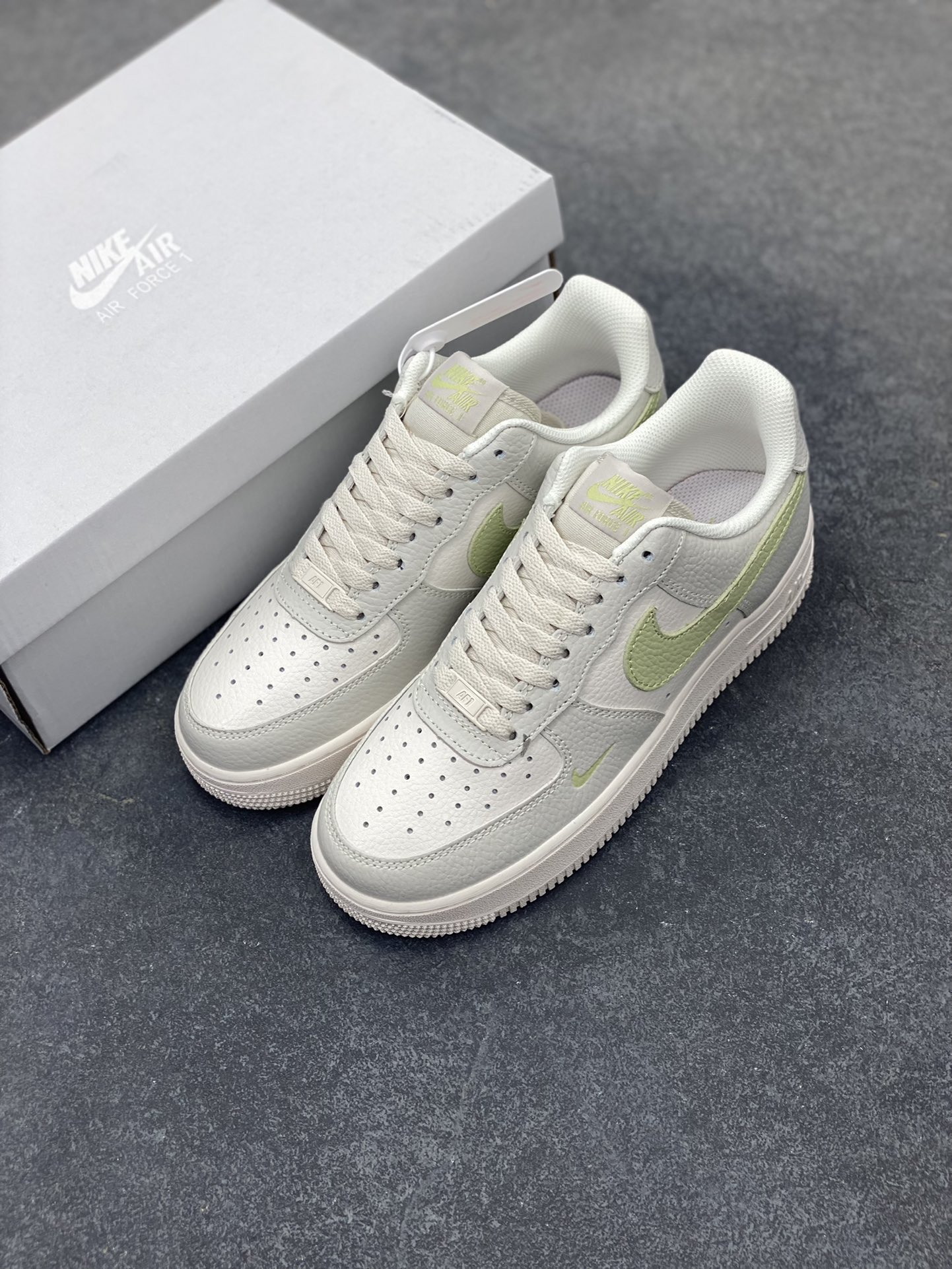 图片[8]-Air Force 1\’ 07 灰绿 原楦头原纸板 打造纯正空军版型 专注外贸渠道 全掌内置蜂窝气垫 #原盒配件 原厂中底钢印、拉帮完美 货号：IB3881-001 尺码：36 36.5 37.5 38 38.5 39 40 40.5 41 42 42.5 43 44 44.5 45-选品中心