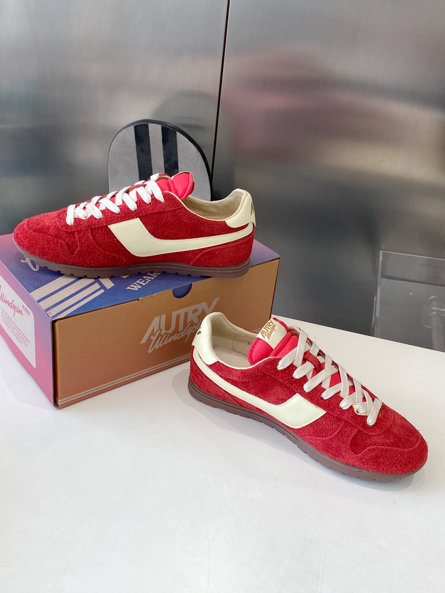 Top Leisure Shoes for Star Doctors: Doctor’s CK in Hairy Oxford Fabric, Piggy Skin Inner, Original Rubber Sole. - 图片 6