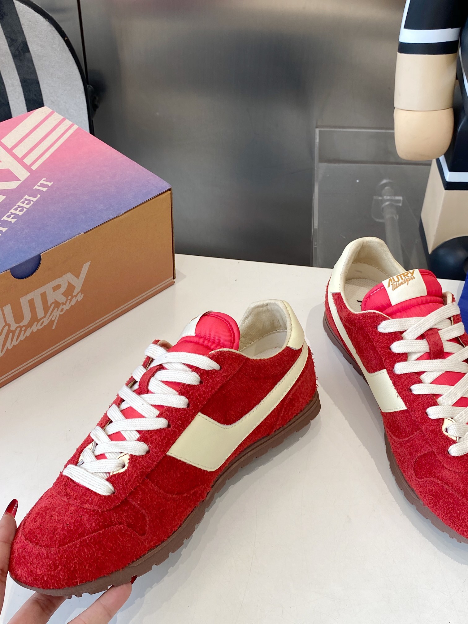 Top Leisure Shoes for Star Doctors: Doctor’s CK in Hairy Oxford Fabric, Piggy Skin Inner, Original Rubber Sole. - 图片 2