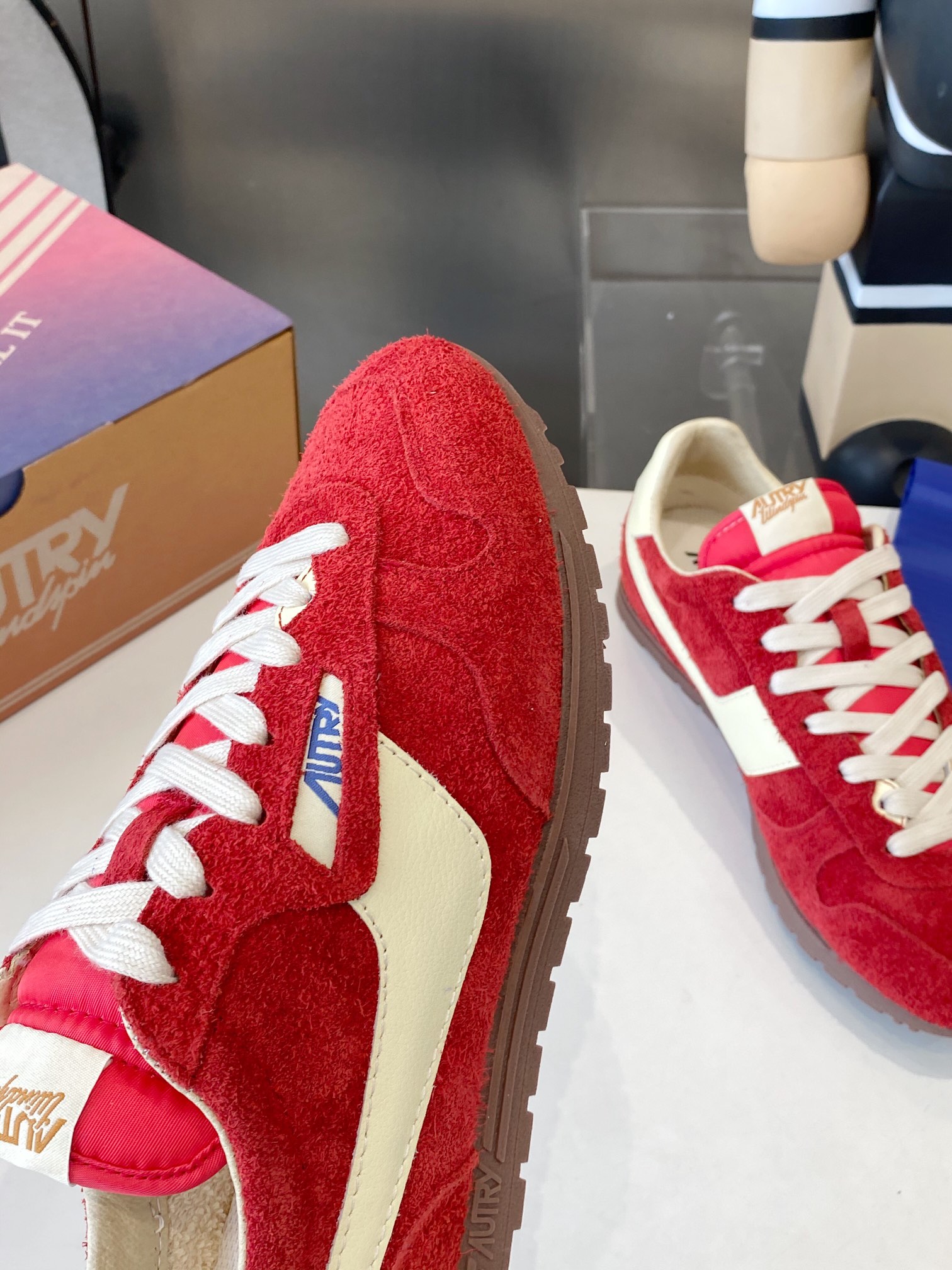 Top Leisure Shoes for Star Doctors: Doctor’s CK in Hairy Oxford Fabric, Piggy Skin Inner, Original Rubber Sole. - 图片 4