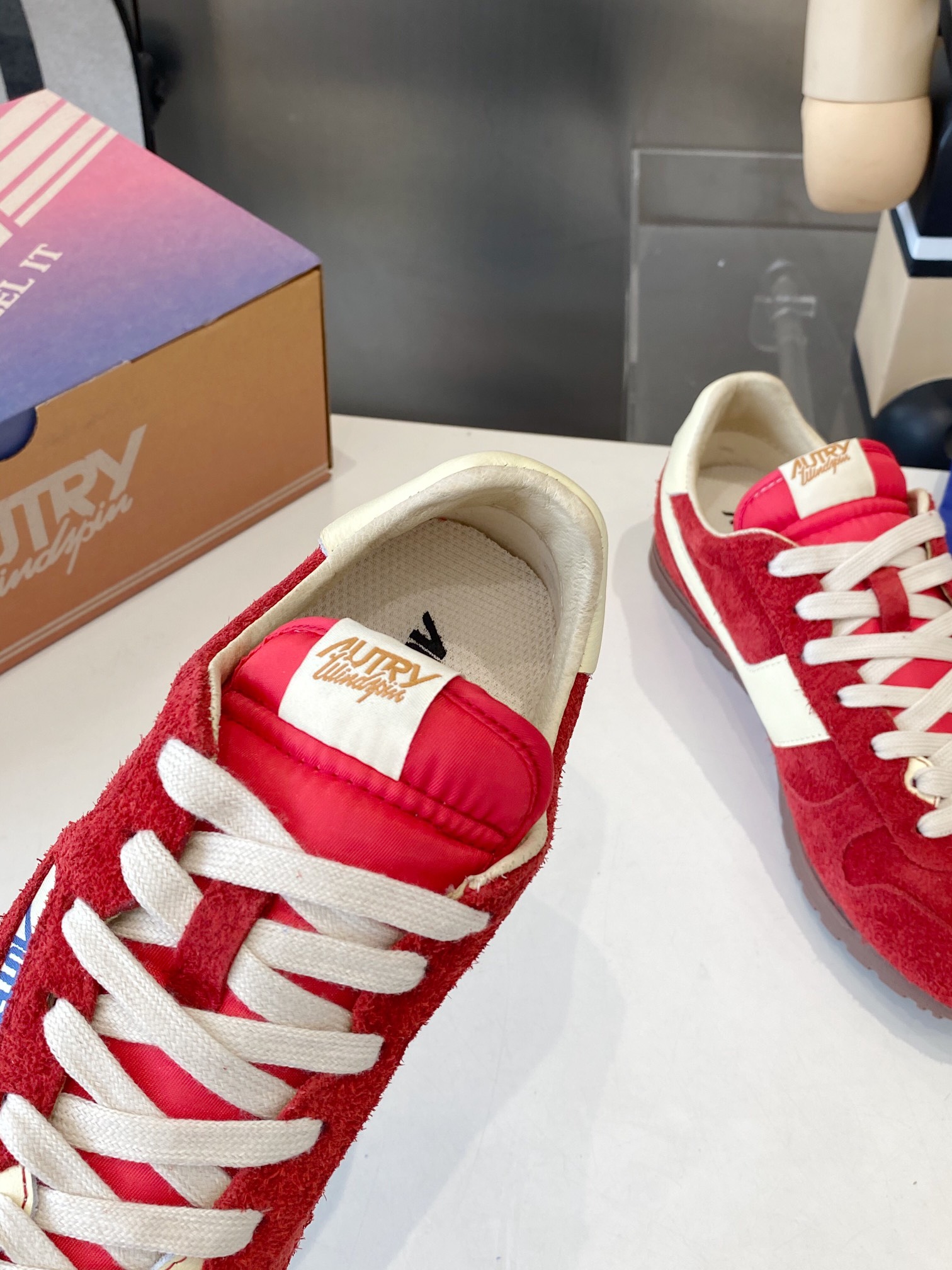 Top Leisure Shoes for Star Doctors: Doctor’s CK in Hairy Oxford Fabric, Piggy Skin Inner, Original Rubber Sole. - 图片 5