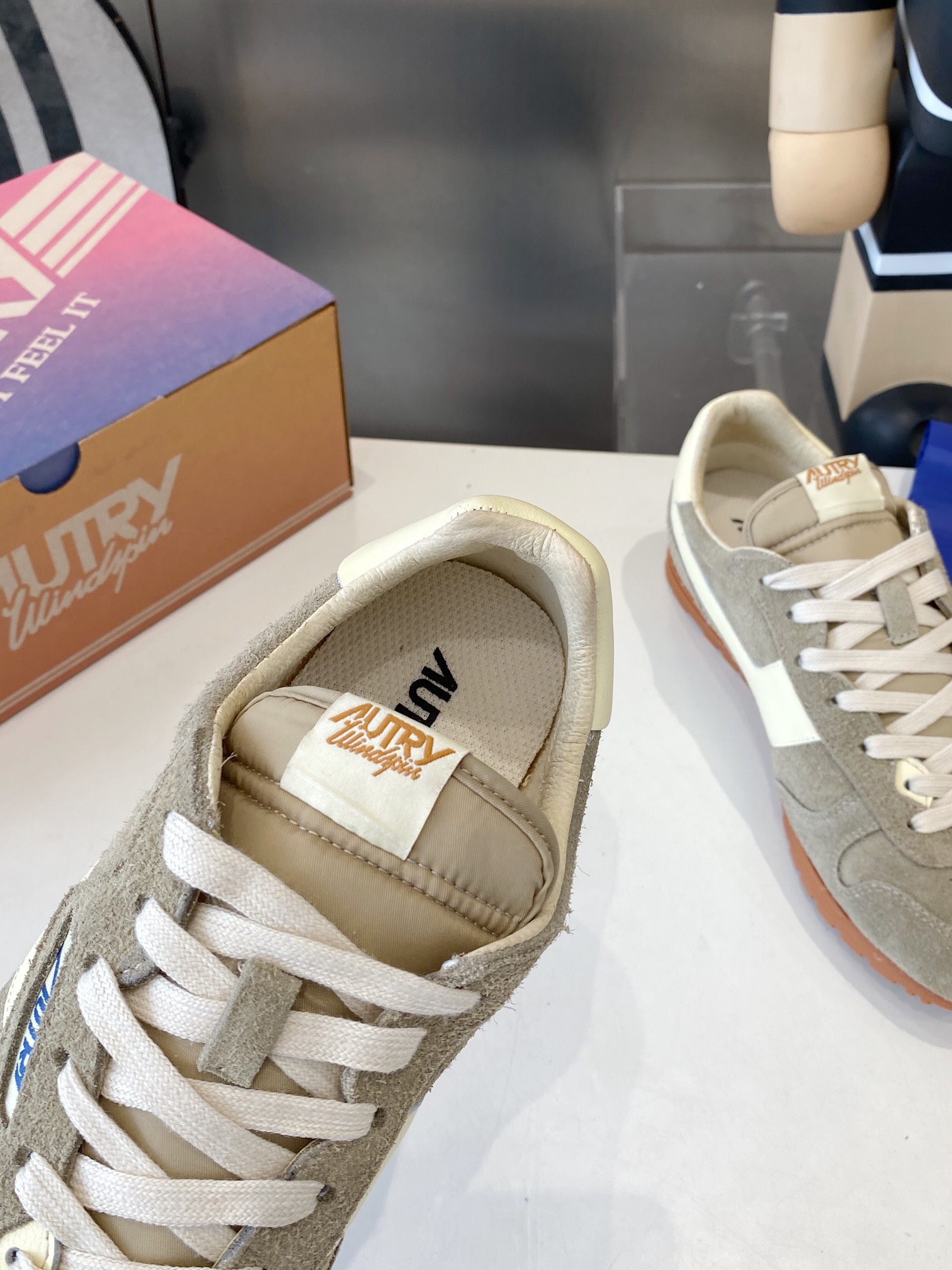 Top Leisure Shoes for Star Doctors: Doctor’s CK with Hairy Oxford Fabric & Piggy Skin Inner - 图片 5