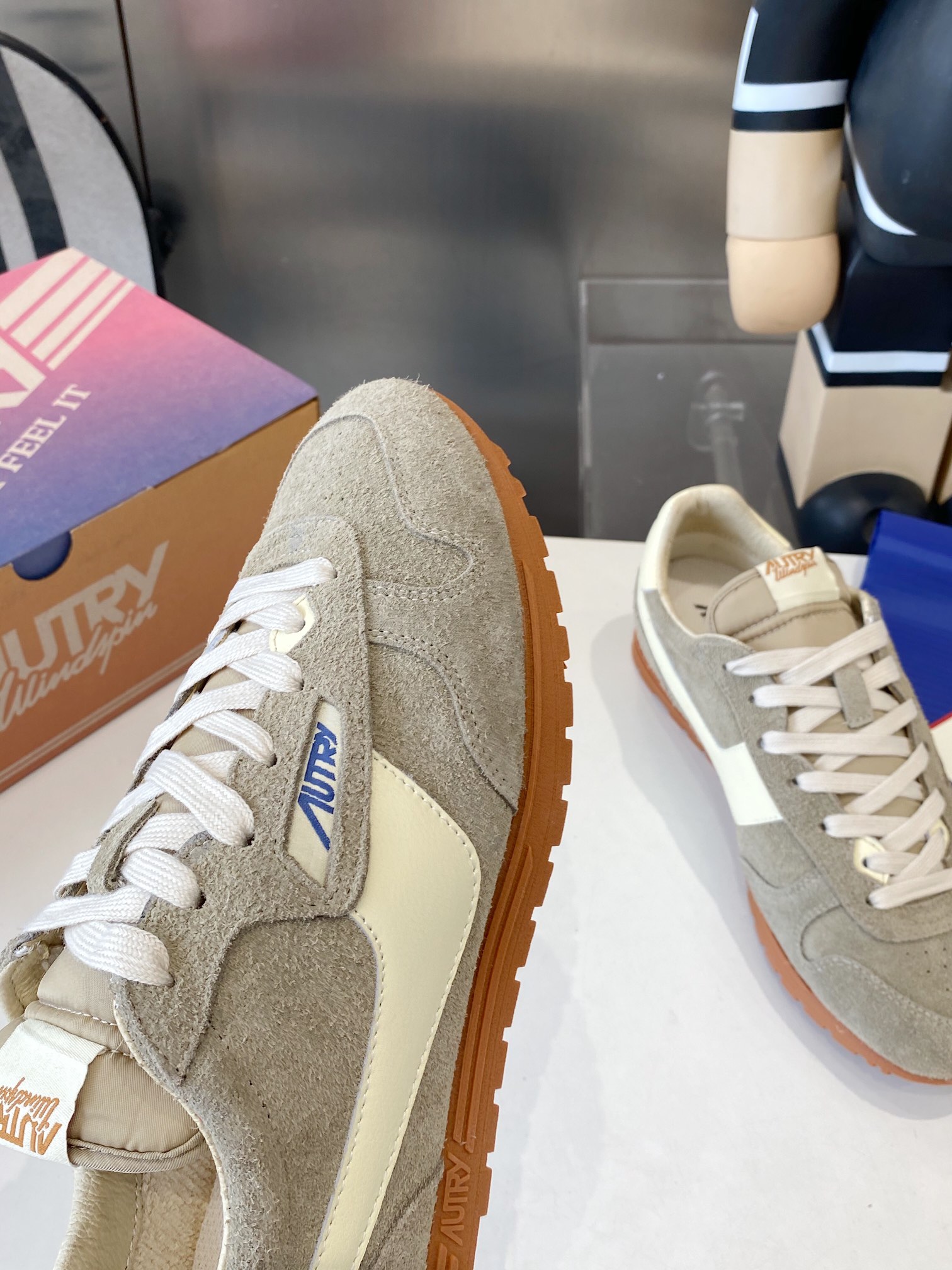 Top Leisure Shoes for Star Doctors: Doctor’s CK with Hairy Oxford Fabric & Piggy Skin Inner - 图片 4