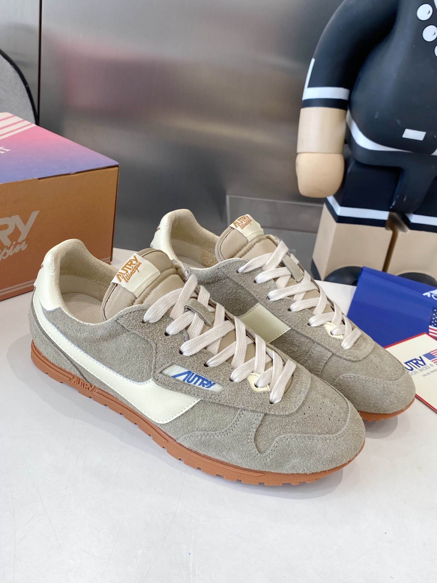 Top Leisure Shoes for Star Doctors: Doctor’s CK with Hairy Oxford Fabric & Piggy Skin Inner - 图片 3