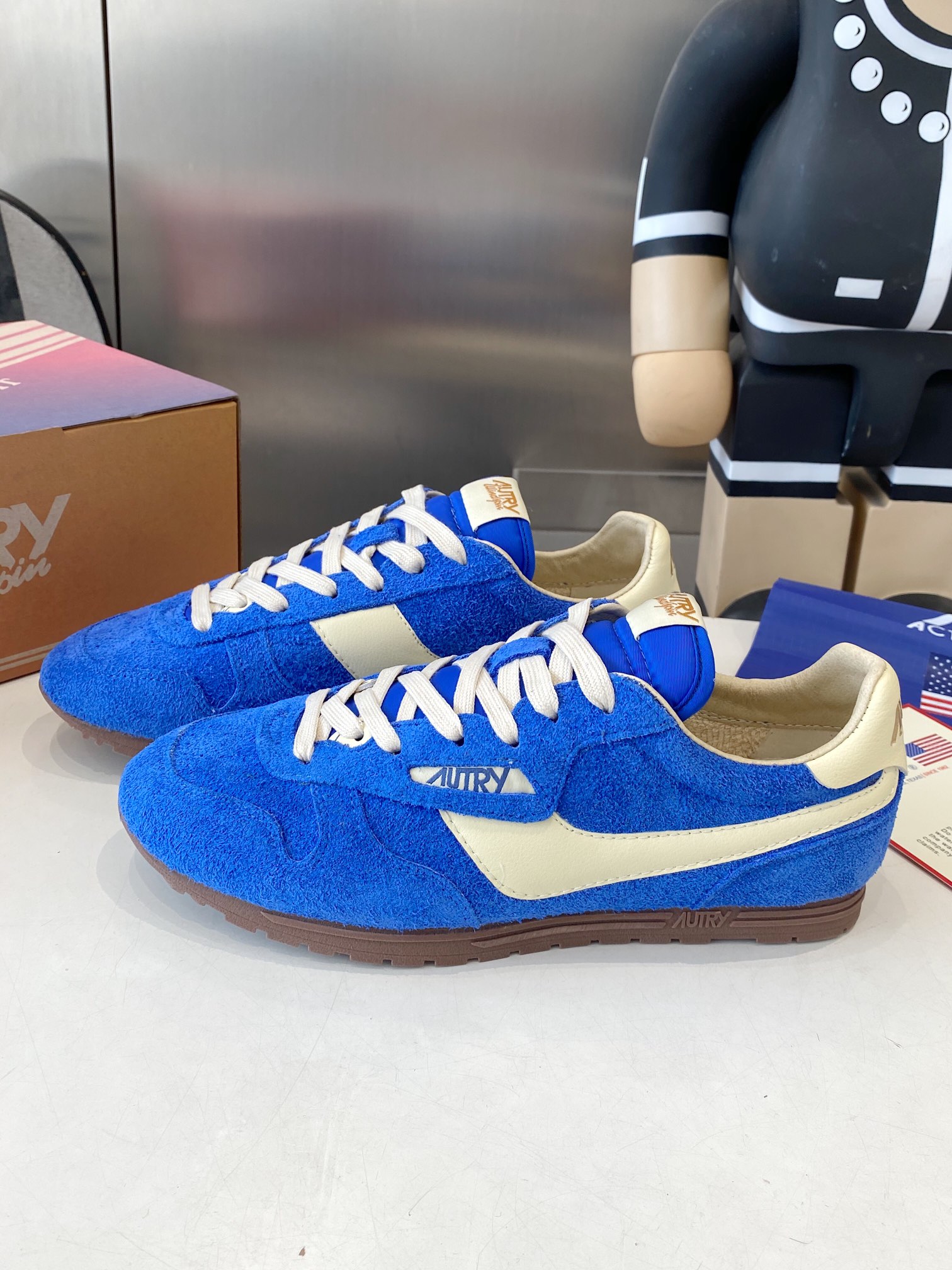 Top Leisure Shoes for Star Doctors: Doctor’s CK with Hairy Oxford Fabric & Piggy Skin Inner