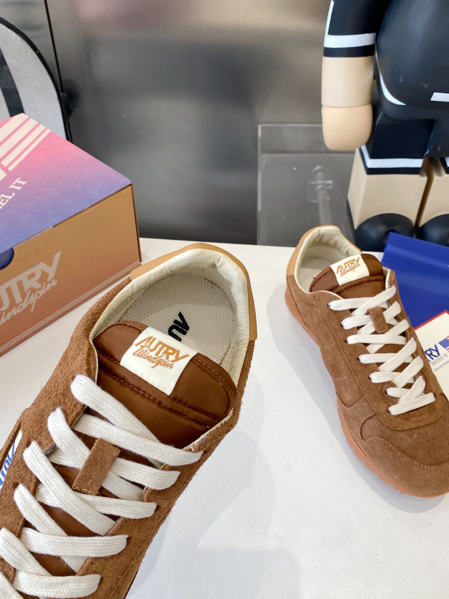 Top Leisure Shoe for Star Doctors: Doctor’s CK with Hairy Oxford Fabric and Pigskin Inner - 图片 5