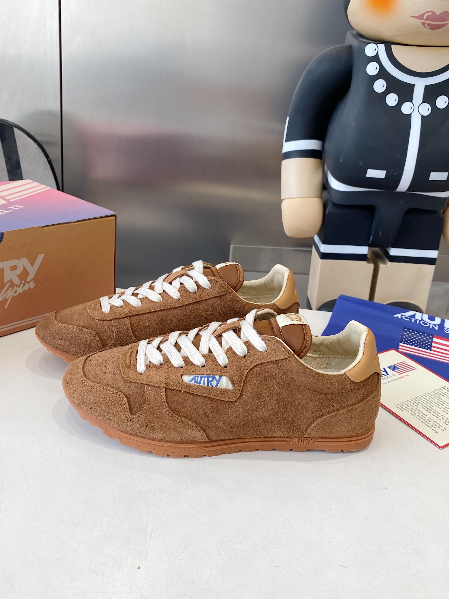 Top Leisure Shoe for Star Doctors: Doctor’s CK with Hairy Oxford Fabric and Pigskin Inner