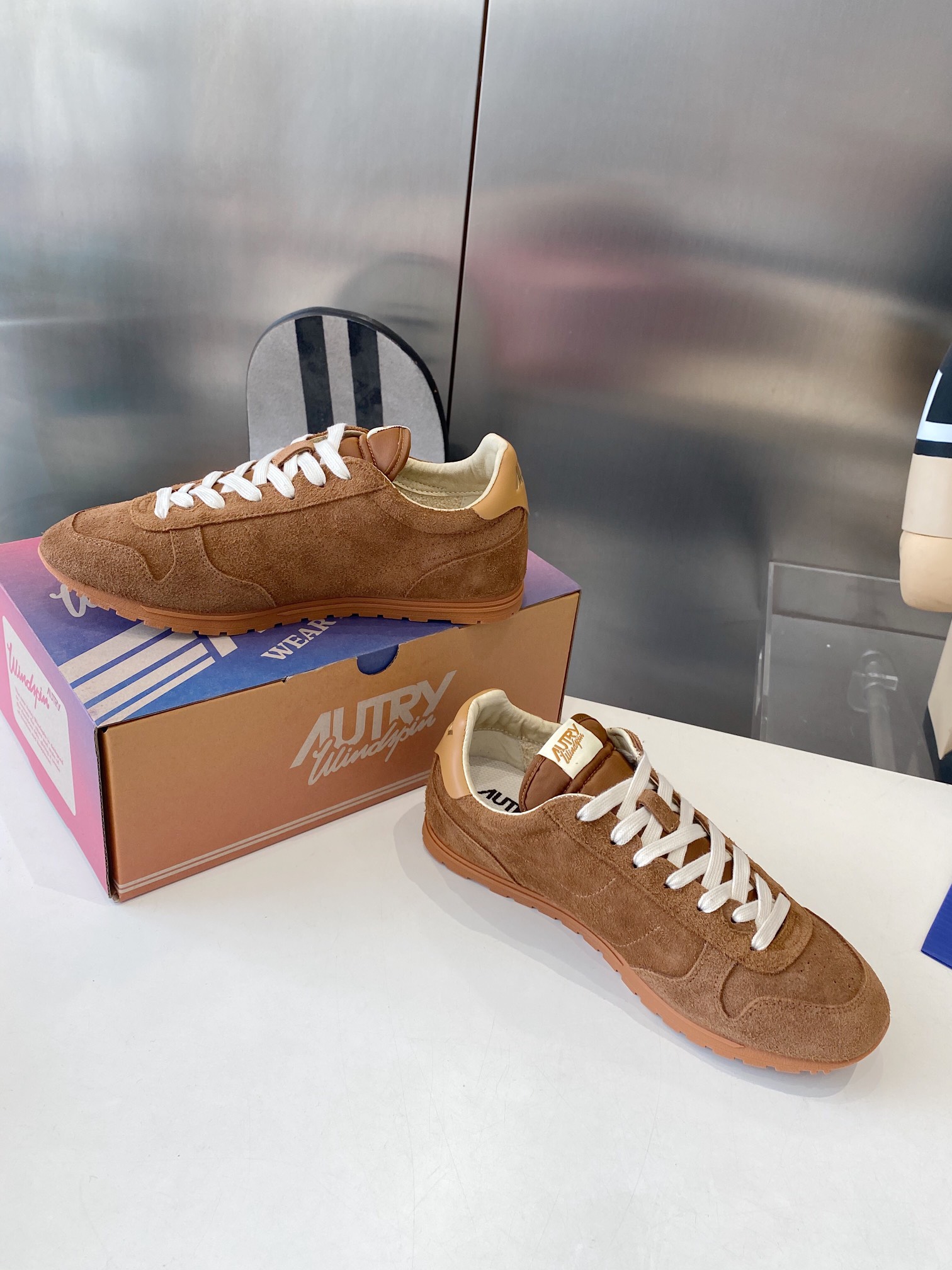 Top Leisure Shoe for Star Doctors: Doctor’s CK with Hairy Oxford Fabric and Pigskin Inner - 图片 6