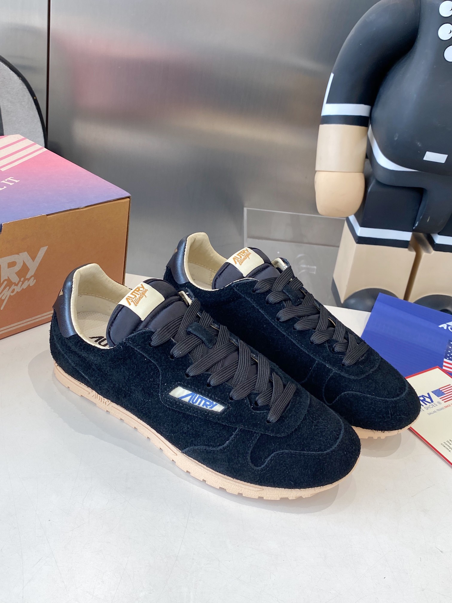 Top Leisure Shoes for Star Doctors: CK Hairy Oxford with Piggy Skin Inner. - 图片 3