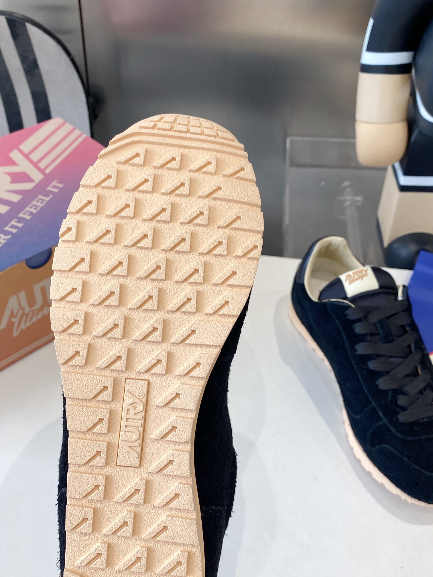 Top Leisure Shoes for Star Doctors: CK Hairy Oxford with Piggy Skin Inner. - 图片 8