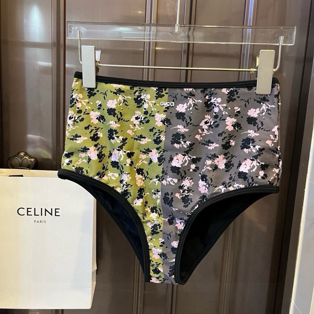 。
Gucci古奇比基尼👙 吊带背心+三角裤 上身超级棒！同步各大专柜发售，自然而然呈现时尚感！十分减龄