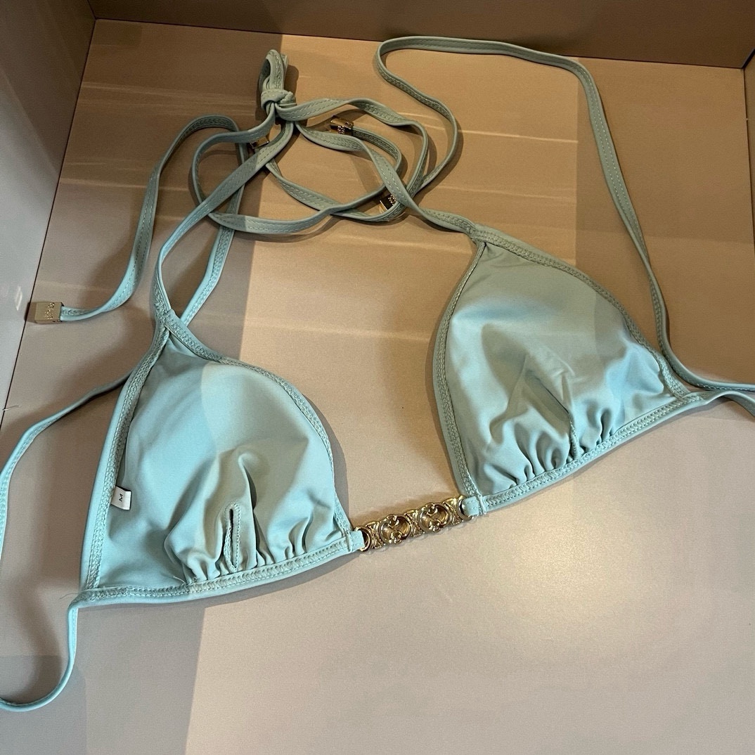。

Celine赛琳新款比基尼， S M L XL。细节待更新