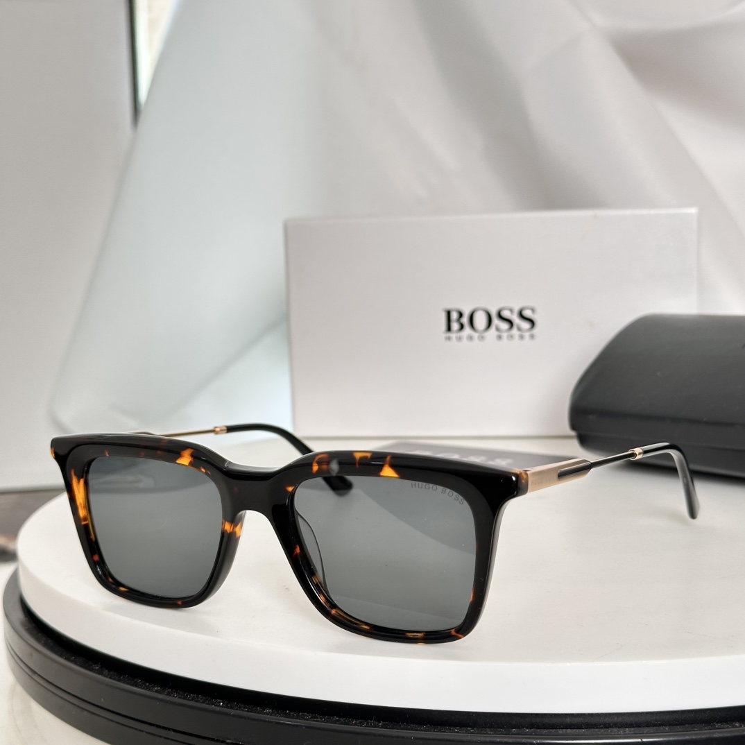  ‼️BOSS RTA-1210 Size：51口19-145 
太阳眼镜 🕶高品质 
不挑脸 火的狠 