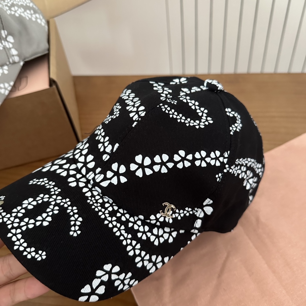 

香奈儿CHANEL 新品高定棒球帽，小香logo经典简约，时尚休闲设计 跑量新品