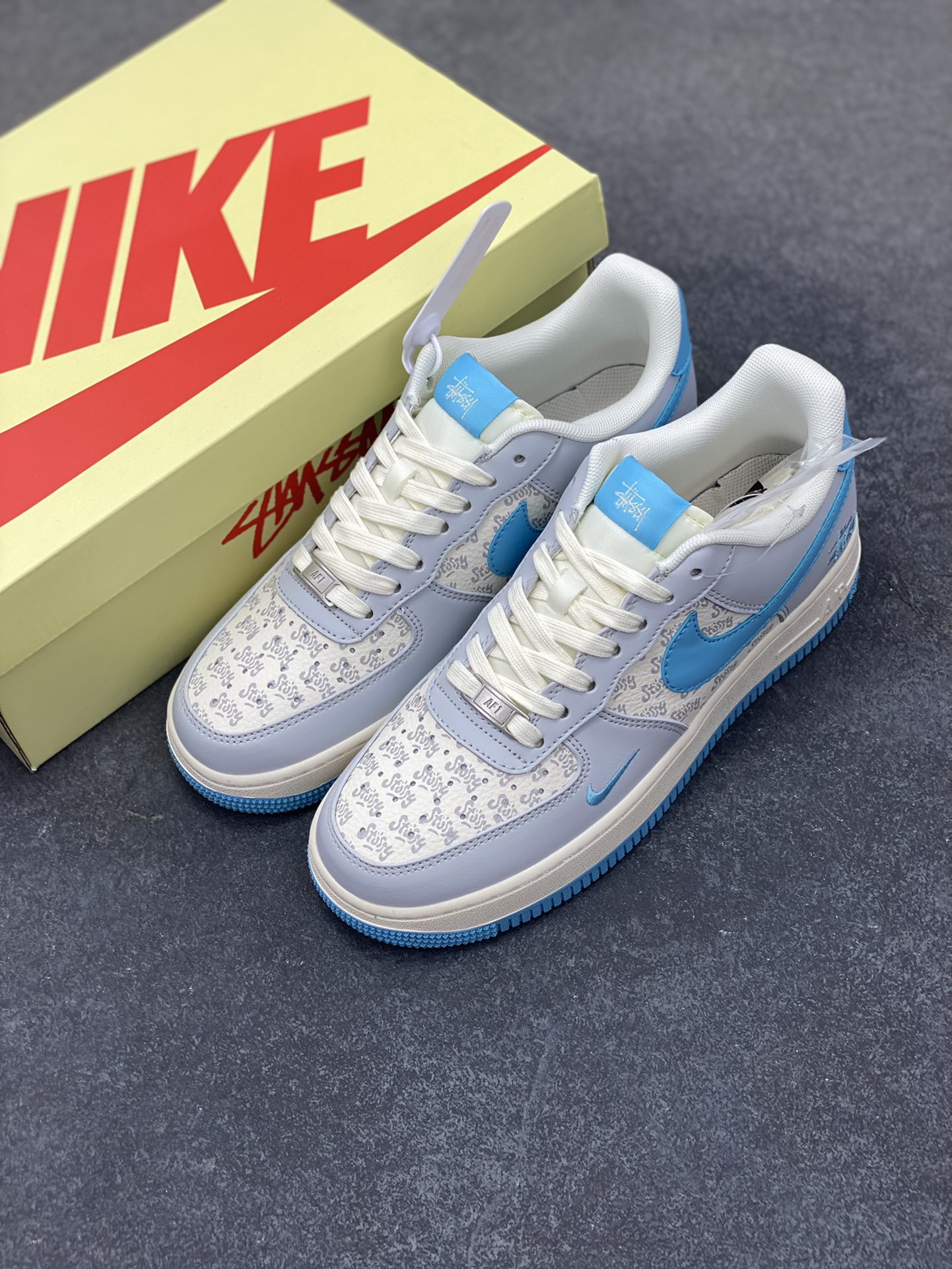图片[8]-NIke Air Force 1 \’07 Low “斯图西联名——荧光蓝印花”空军一号 低帮 运动鞋 休闲鞋 折边针车 工艺难度大 原楦头原纸板 原装鞋盒 定制五金配件 内置全掌气垫 原厂鞋底 货号：JJ2508-717 尺码：36 36.5 37.5 38 38.5 39 40 40.5 41 42 42.5 43 44 44.5 45-选品中心