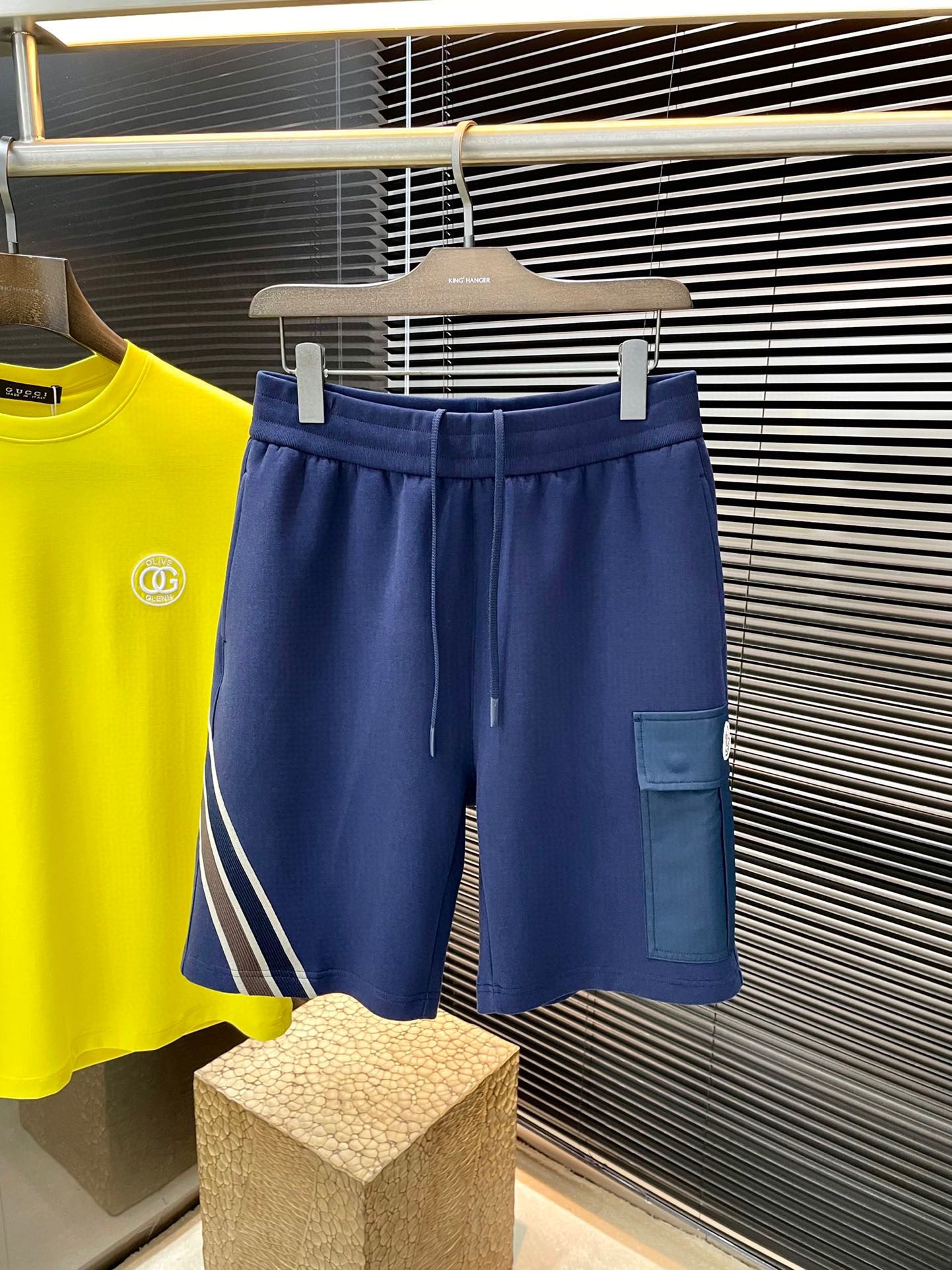 NO:433241,P Moncher- (Shirt) 2025 spring and summer new style, the latest casual shorts. The original pants are casual and versatile, casual and lazy, high-end custom imported cotton fabric, customized craftsmanship, and full of comfort. High-end and atmospheric, does the taste of summer have? First choice. Code number M1 XXXL purchasing level..., Moncler, shorts, alexander wang19860909P  Moncher-（蒙口）2025春夏季新款,最新休闲短裤.原版裤型上身休闲百搭、随性慵懒范,高级定制进口全棉面料,订制工艺 舒适感爆棚.高端大气,夏天的味道有没有,首选 .码数 M一XXXL代购级别……,,Moncler,shorts,alexander wang,Men's clothing