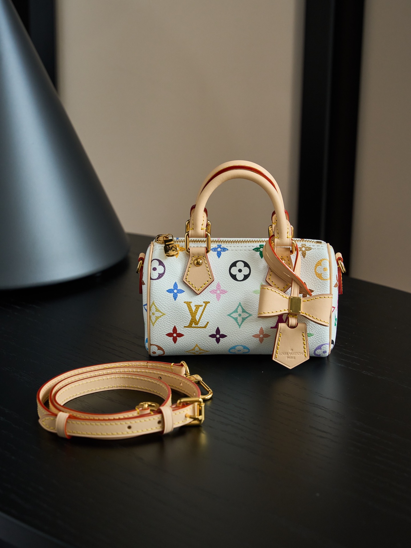 🔘Bolsa tipo almohada de tres colores blanca Speedy Nano de 16 cm (nuevo estilo) Número de modelo: M13991 Cada pieza de…