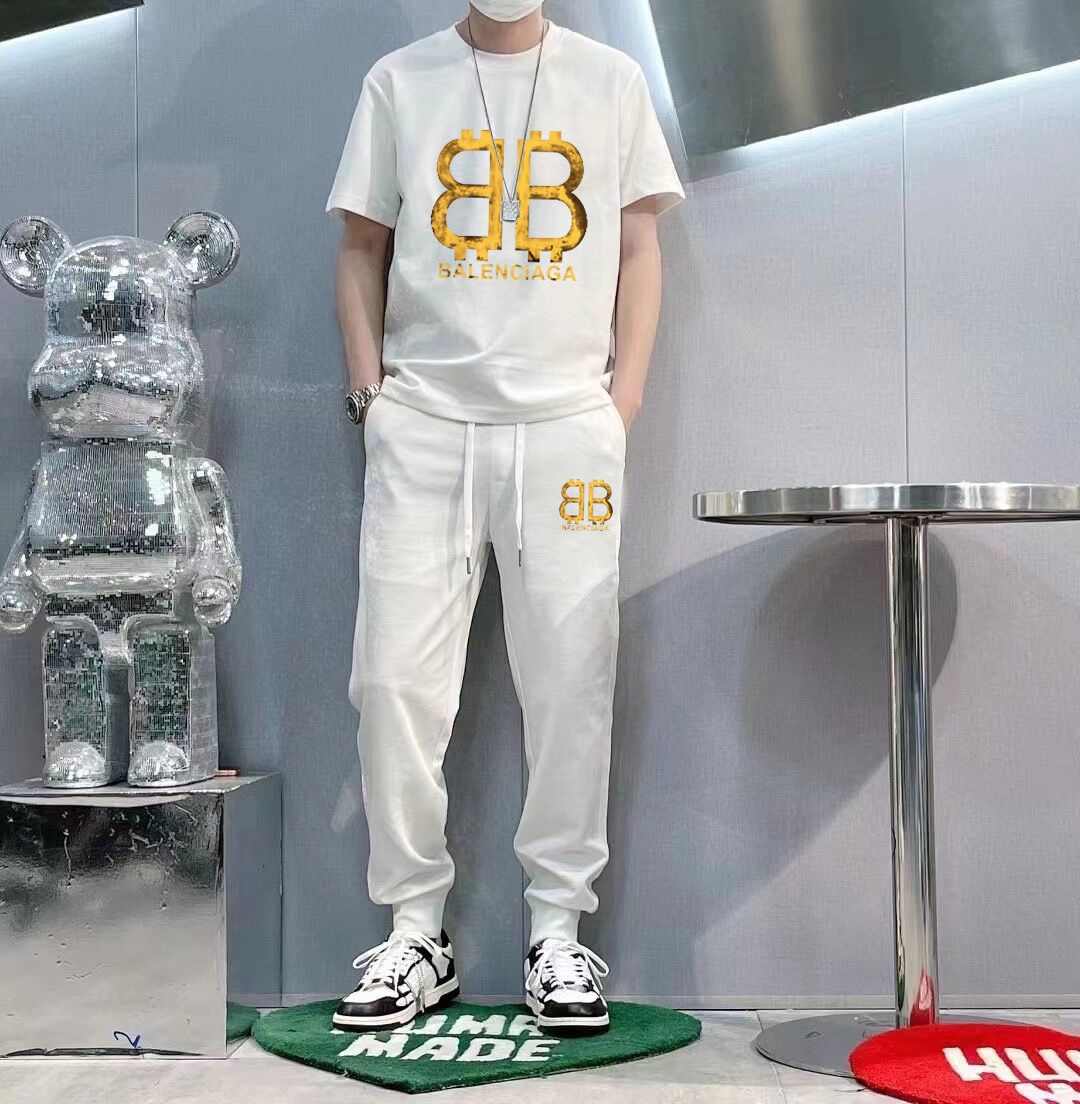 Balenciaga BALENCIAGA 巴黎世家 (胖子福音) 2025 世界知名奢侈品牌