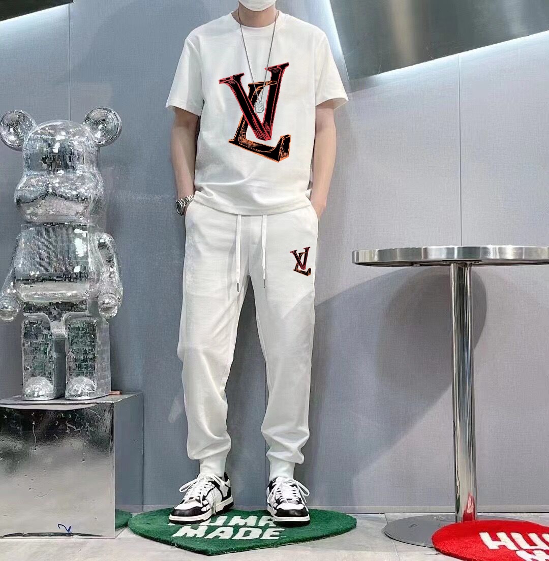 Louis Vuitton LV路易威登 (胖子福音) 2025 世界知名奢侈品牌