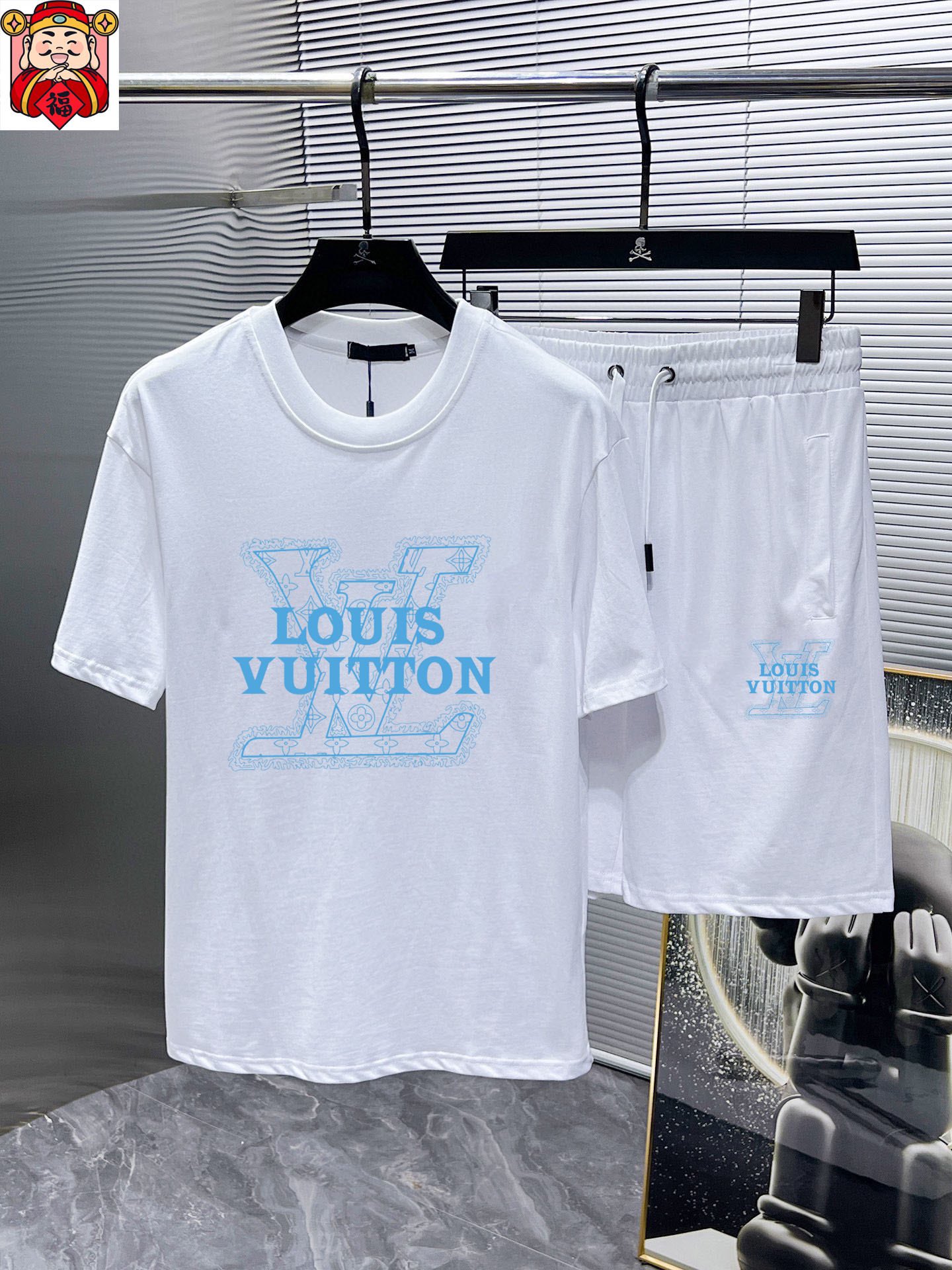 Louis Vuitton 品牌【LV路易威登】 2025新款男士短袖短裤套装 销售 市面高端版本 手感细腻柔软 让你穿着更加舒适 立体裁剪版型超赞 尺码:M-5XL下单请报身高体重