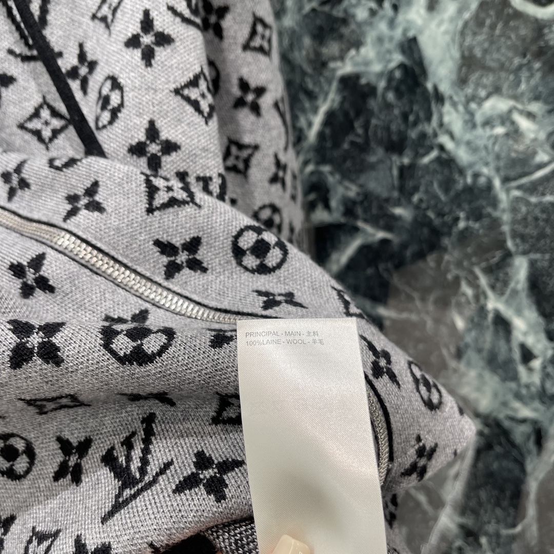 
Ｄ家 25早秋新款 连帽针织开衫 全开襟拉链领口随意调节 下摆刺绣徽标➕绑带设计 丰富层次感上身摩登复
