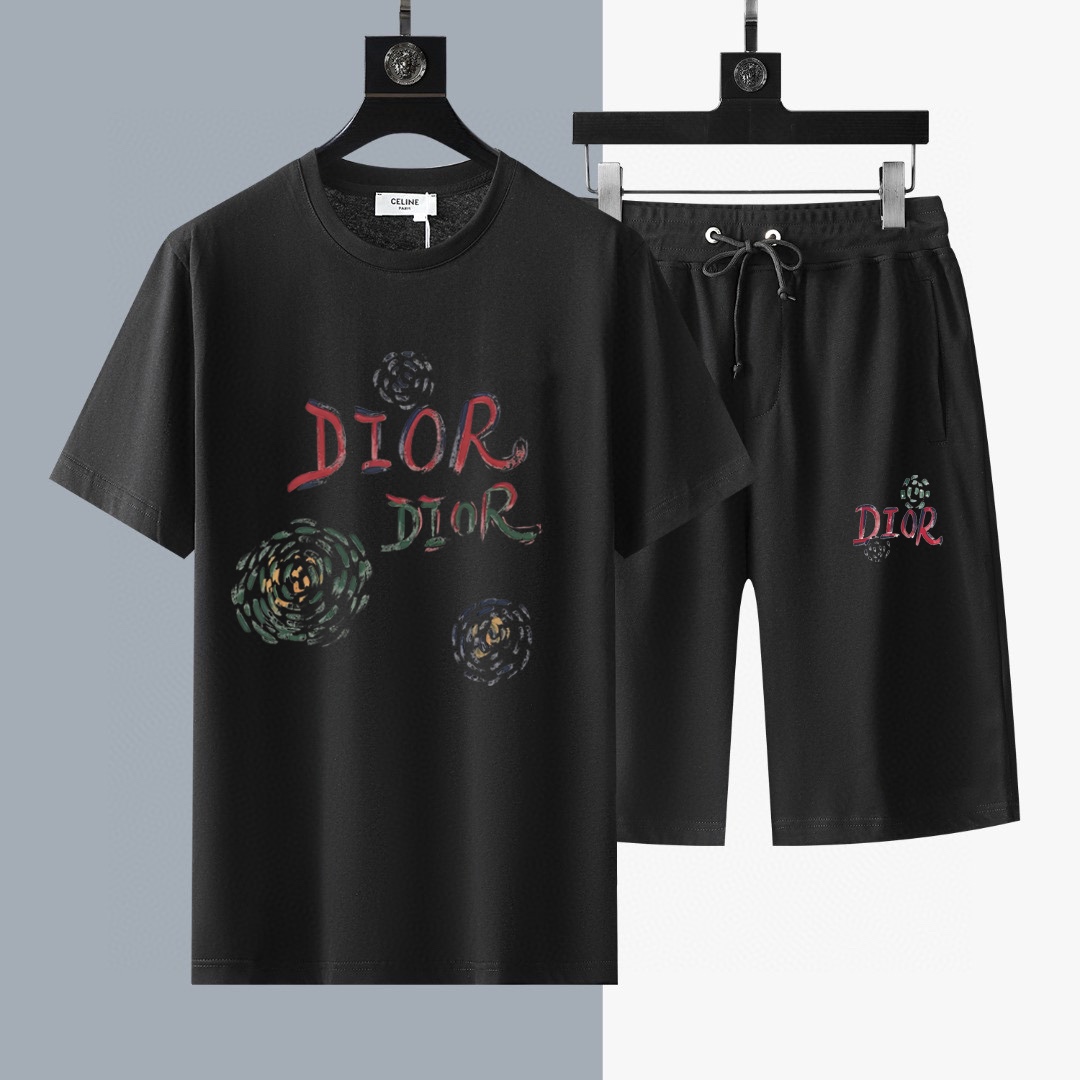 Dior 品牌【DIOR 迪奥】 2025新款男士短袖短裤套装 销售 市面高端版本 手感细腻柔软 让你穿着更加舒适 立体裁剪版型超赞 尺码:M-5XL下单请报身高体重