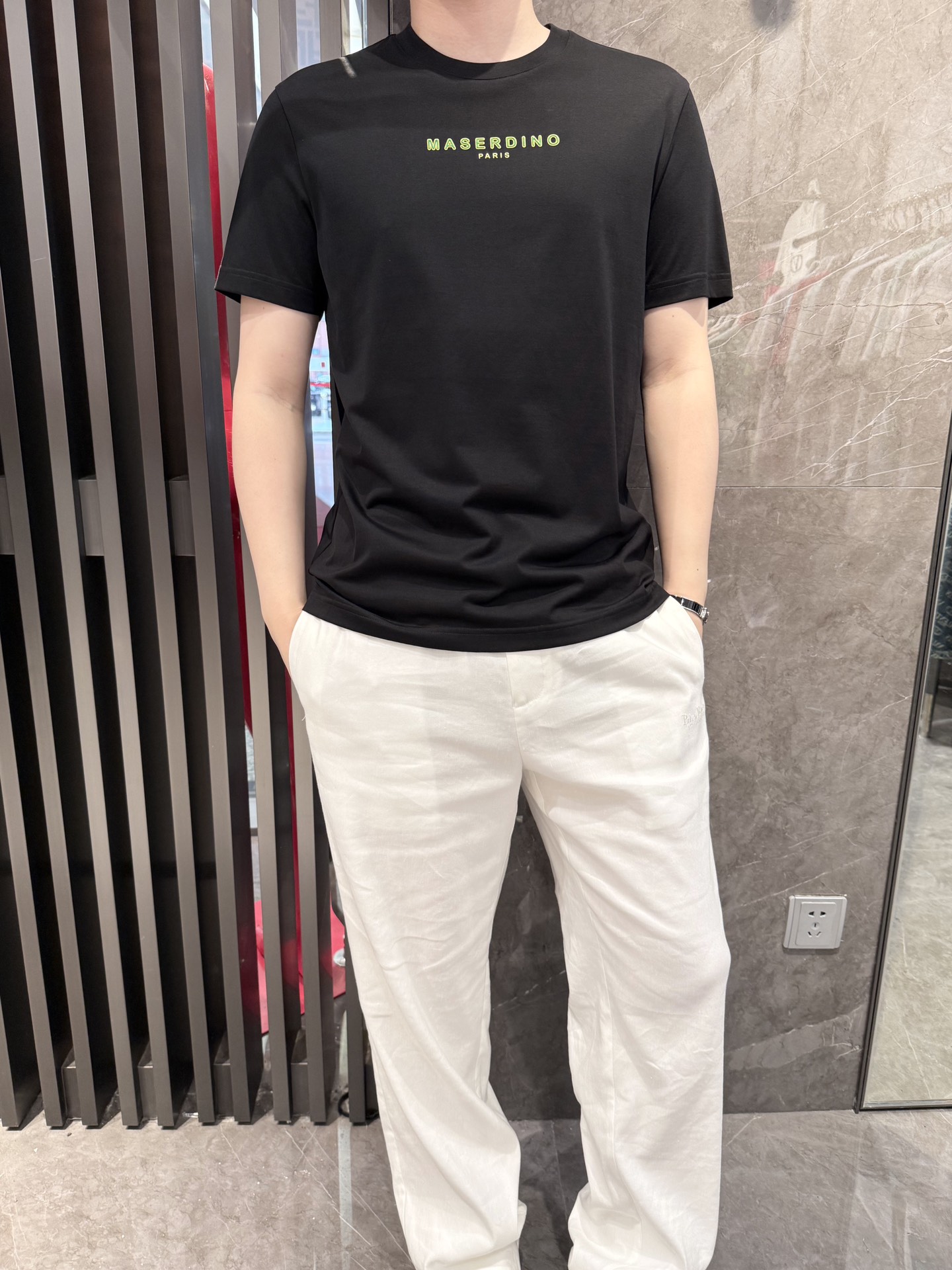 NO:432969,Dino luxury products - brand authentic 2025 latest round neck T-shirt shipment, hot-selling items in Europe and the United States!  Selected Italian imported brands to customize 100% European cotton fabrics!  The brand logo on the chest is matched with the latest design to highlight fashion!  Number of codes 48-56 (model 180/140 wears 50, with Hong Kong Lane Crawford gift box packaging), tees, t-shirt, alexander wang19860909Dino奢品-品牌正品2025最新圆领T恤出货 欧美热销单品！精选意大利进口品牌定制百分百欧货棉面料！胸口的品牌标志搭配最新的设计,彰显时尚 ！码数48-56（模特180/140穿50,配香港连卡佛礼盒包装）,,tees，t-shirt,alexander wang,Men's clothing