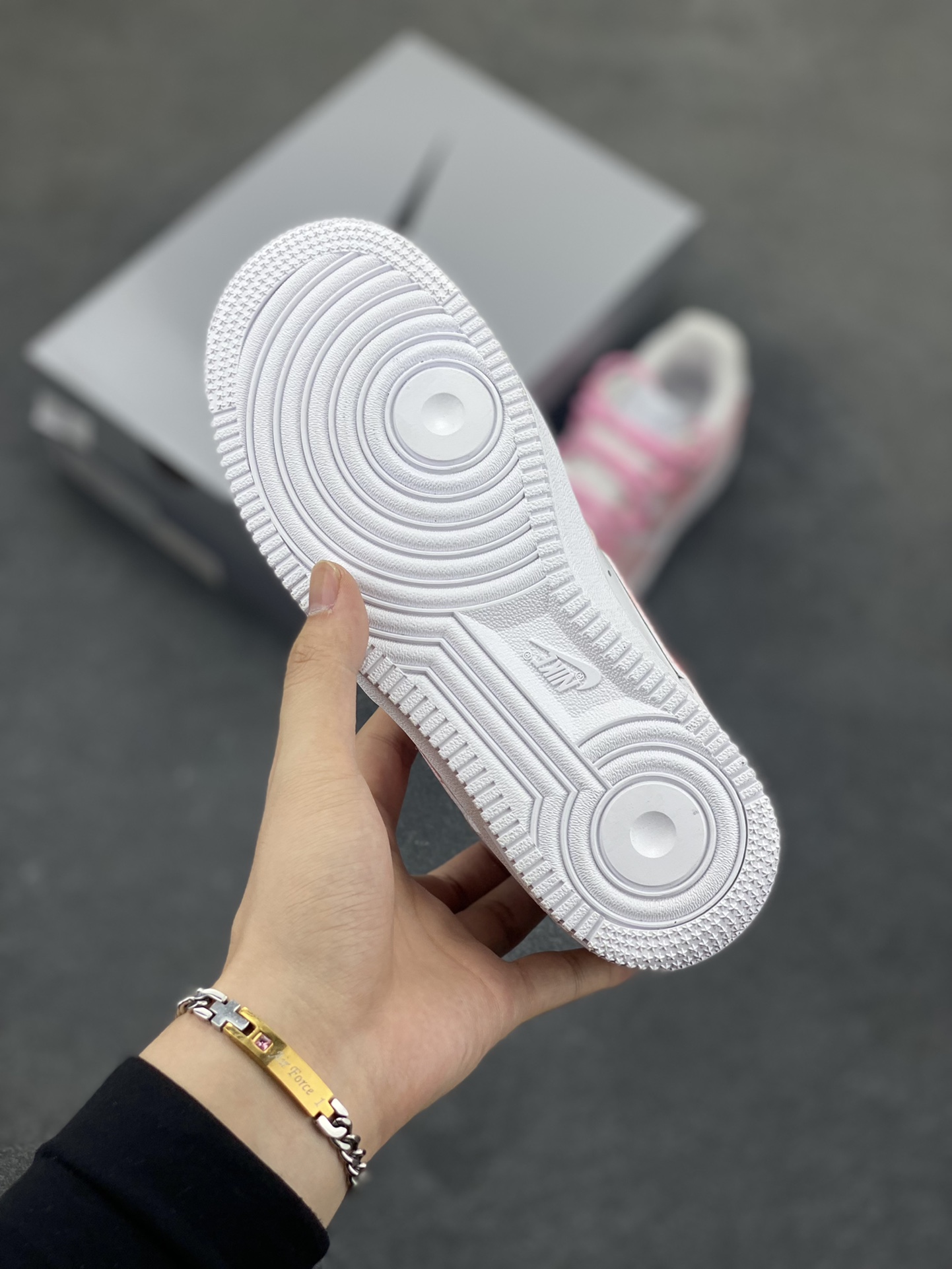 图片[5]-Air Force 1 Low 手绘涂鸦 原楦头原纸板 打造纯正空军版型 #专注外贸渠道 全掌内置蜂窝气垫 #原盒配件 原厂中底钢印、拉帮完美 货号：DD8959-100 尺码：35.5 36 36.5 37.5 38 38.5 39 40-选品中心