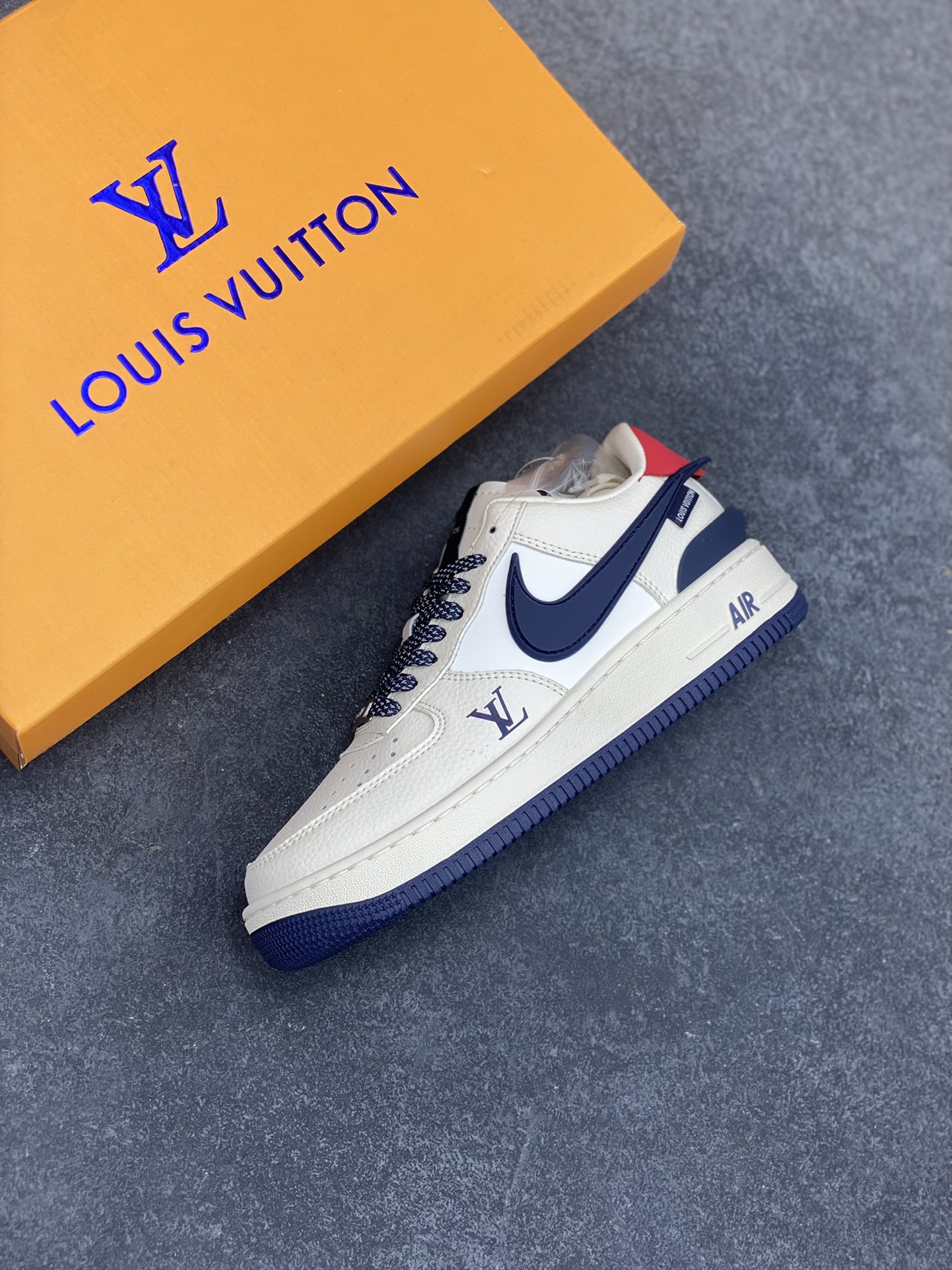 图片[7]-NIke Air Force 1 \’07 Low “LV联名——深蓝大勾”空军一号 低帮 运动鞋 休闲鞋 折边针车 工艺难度大 原楦头原纸板 原装鞋盒 定制五金配件 内置全掌气垫 原厂鞋底 货号：XS3464-575 尺码：36 36.5 37.5 38 38.5 39 40 40.5 41 42 42.5 43 44 44.5 45-选品中心