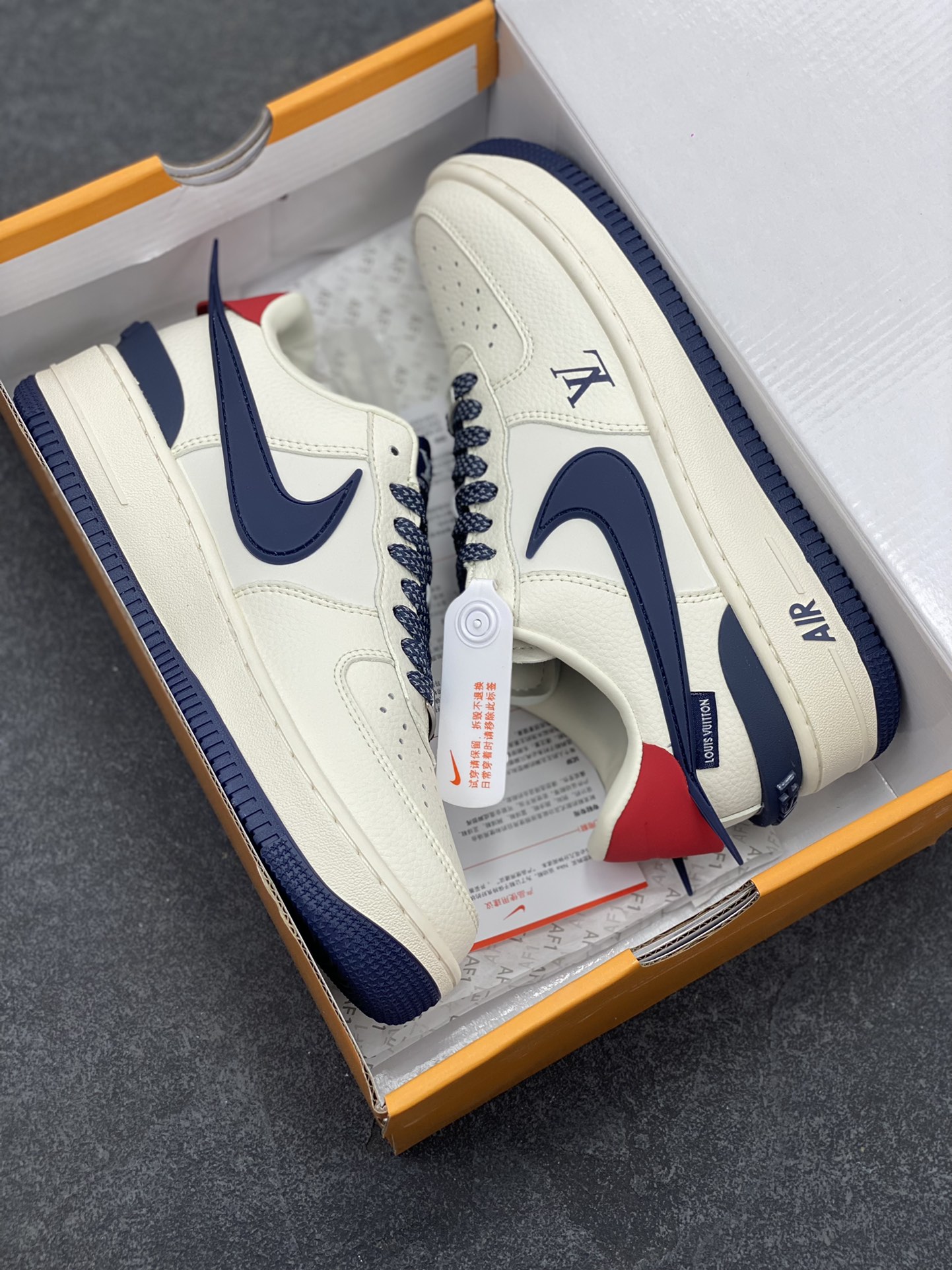 图片[9]-NIke Air Force 1 \’07 Low “LV联名——深蓝大勾”空军一号 低帮 运动鞋 休闲鞋 折边针车 工艺难度大 原楦头原纸板 原装鞋盒 定制五金配件 内置全掌气垫 原厂鞋底 货号：XS3464-575 尺码：36 36.5 37.5 38 38.5 39 40 40.5 41 42 42.5 43 44 44.5 45-选品中心