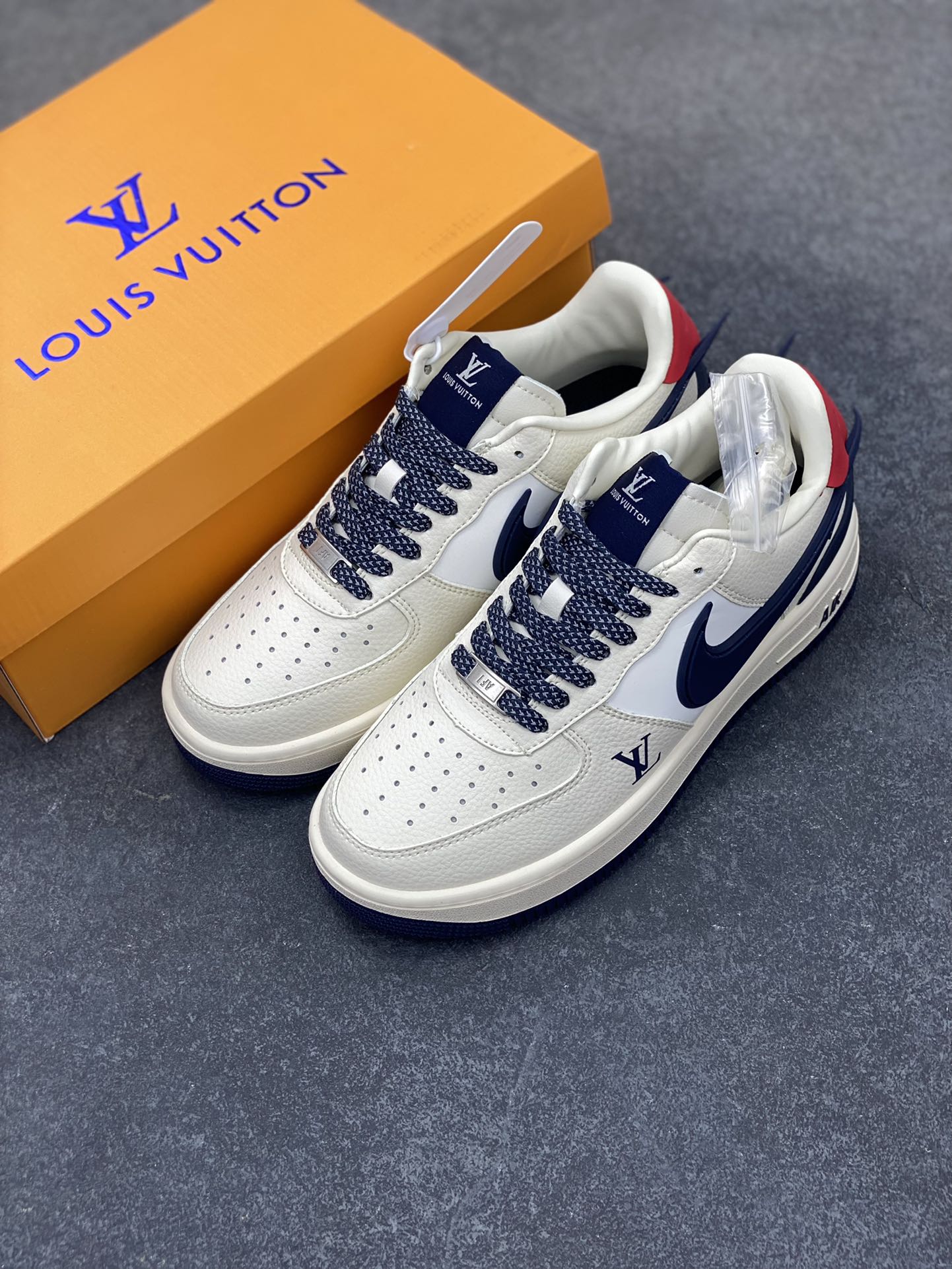 图片[8]-NIke Air Force 1 \’07 Low “LV联名——深蓝大勾”空军一号 低帮 运动鞋 休闲鞋 折边针车 工艺难度大 原楦头原纸板 原装鞋盒 定制五金配件 内置全掌气垫 原厂鞋底 货号：XS3464-575 尺码：36 36.5 37.5 38 38.5 39 40 40.5 41 42 42.5 43 44 44.5 45-选品中心