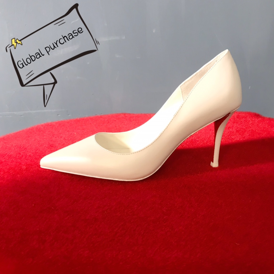 NO:336623,High-end custom spring and summer classic series! H8Cm, size 34-42. Genuine leather large sole, custom-made models are not returned or exchanged. 1857-001. Pearl white cowhide. Pearl white sheepskin. Ai Biao. Official website picture. Standard European code Reference:1857-001 Color:white/white Material:patent leather Lining:goat leather Heel height:8cm Sole:leather sole Size:EUR 34-42 (US 4-11):,,christian louboutin,cowhide,sheepskin,Leather soles19860909高端订制 春夏精典款系列！ H8Cm,尺码34-42码. 真皮大底,订制款不退不换.1857-001.珍珠白牛皮.珍珠白羊皮里.愛标.官网图. 标准欧码 Reference:1857-001 Color:white/white Material:patent leather Lining:goat leather Heel heigh:8cm Sole:leather sole Size:EUR 34－42（US 4一11) :,,christian louboutin,cowhide,sheepskin,Leather soles,Women's Shoes