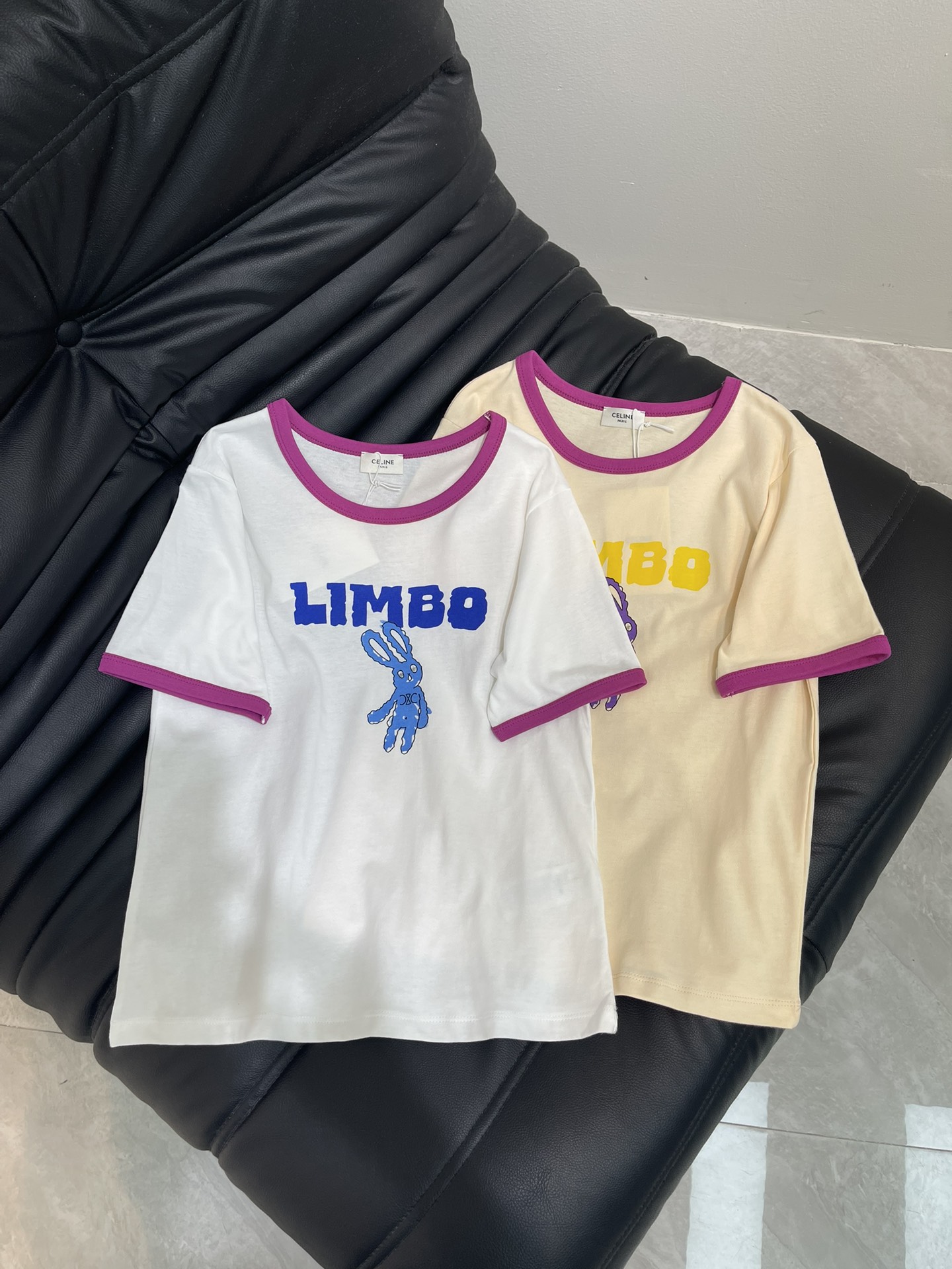 NO:436746,Celin*25 spring and summer new contrast printed short-sleeved T-shirt with exquisite style and huge slim upper body!  Customized the latest letter printing craftsmanship, low-key and luxurious!  A must-have item for fashionable things unlocks all outfits!  Determine the quality of my home!  Classic items are fashionable and high-end, and the classic style is versatile and not picky!  SML, celine, T-shirt,tees, t-shirt,alexander wang19860909Celin*25春夏新品撞色印花短袖T恤 精致版型上身巨显瘦！ 定制最新字母印花工艺 低调奢华！ 时髦精必备单品解锁所有穿搭！ 认准我家品质！经典单品时髦又高级 经典版型百搭不挑人！ SML,,celine,T-shirt,tees，t-shirt,alexander wang,Women's clothing