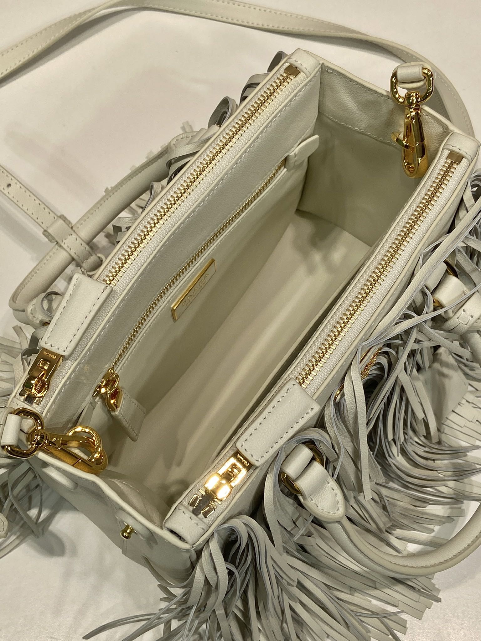 Elegant Leather Shoulder Bag with Tassel Design, 24.5cm - Timeless Fashion 9 i1751180925 5991 7