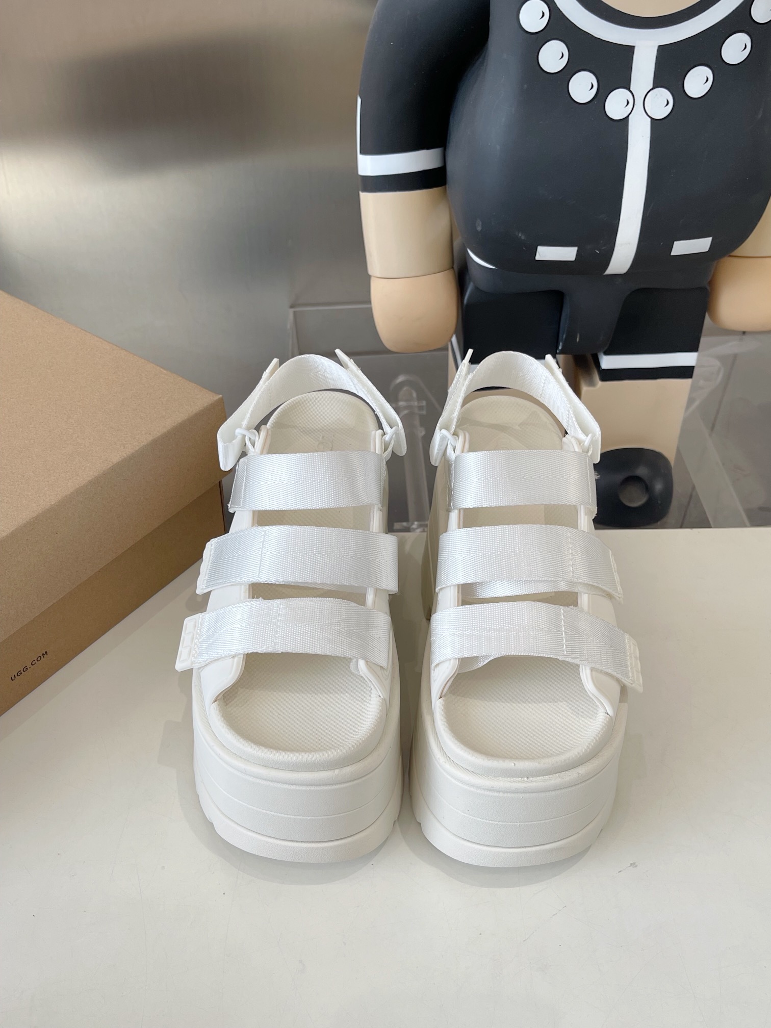 NO:439727,The same style of Pei Zhuxuan - Sandals are launched with hot girls' layered sandals. A pair of shoes makes three sets of street-fried LOOK! ①Long straps, tie ankle + match, piece, sweet and cool style, ②Short straps, tie heel + match, maintenance, suspender skirt is purely craving ③No straps, transform into slippers + slippers, work pants, pull sisters on the stage, height increase 11.5cm + straps, thin feet丨Small person turns into legs instantly, TPU material, sugar cane eva sole, light and comfortable, adjustable ankle strap, adjustable heel strap, Velcro buckle, color jasmine white / dark apricot / mustard seed color / black Size 35-40, sandals, sandals, slippers, skirts, jeans19860909裴珠泫同款-凉鞋上线辣妹千层底凉鞋 一双鞋穿出三套炸街 LOOK! ①长绑带 系脚踝＋搭 片 牛仔裤甜酷风 ②短绑带 系后跟＋配 养 吊带裙纯欲杀 ③无绑带 变拖鞋＋拖鞋踩節 工装裤拽姐登场 增高 11.5cm＋绑带瘦脚丨小个子秒变腿精神器 TPU材质,甘蔗eva大底,上脚轻便舒适 可调节脚踝束带,可调节后跟束带,魔术贴搭扣 颜色茉莉白色 /深杏色/芥菜籽色/黑色 尺码35-40,凉鞋,sandals,slippers,skirts,jeans,Women's Shoes