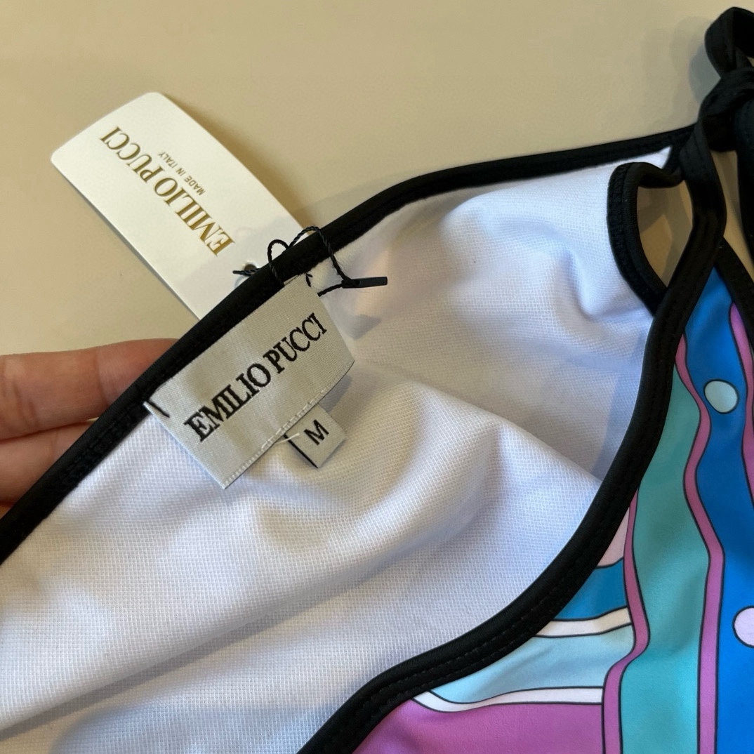 。

潮牌新款比基尼分体泳衣 码数：S M L XL
