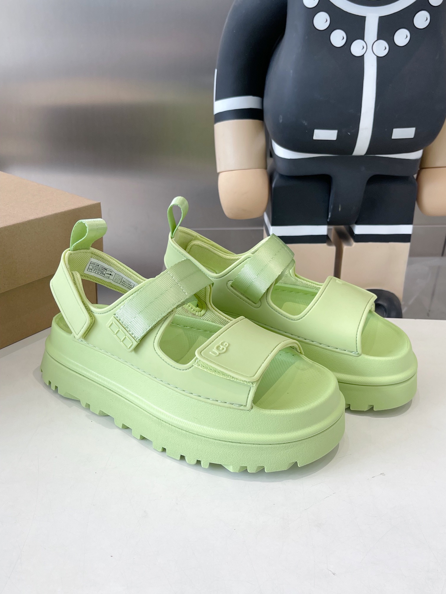 UGG Official Summer Collection: Vibrant Dopamine Tweezers for Supergirls, Size 35-40. - 图片 4