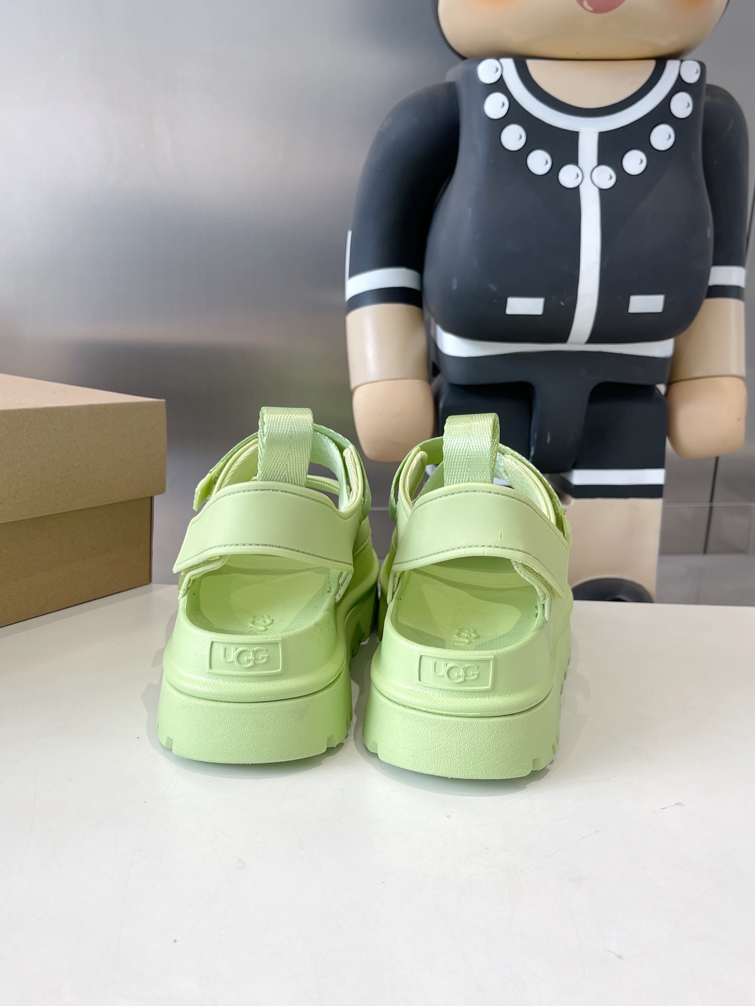 UGG Official Summer Collection: Vibrant Dopamine Tweezers for Supergirls, Size 35-40. - 图片 8