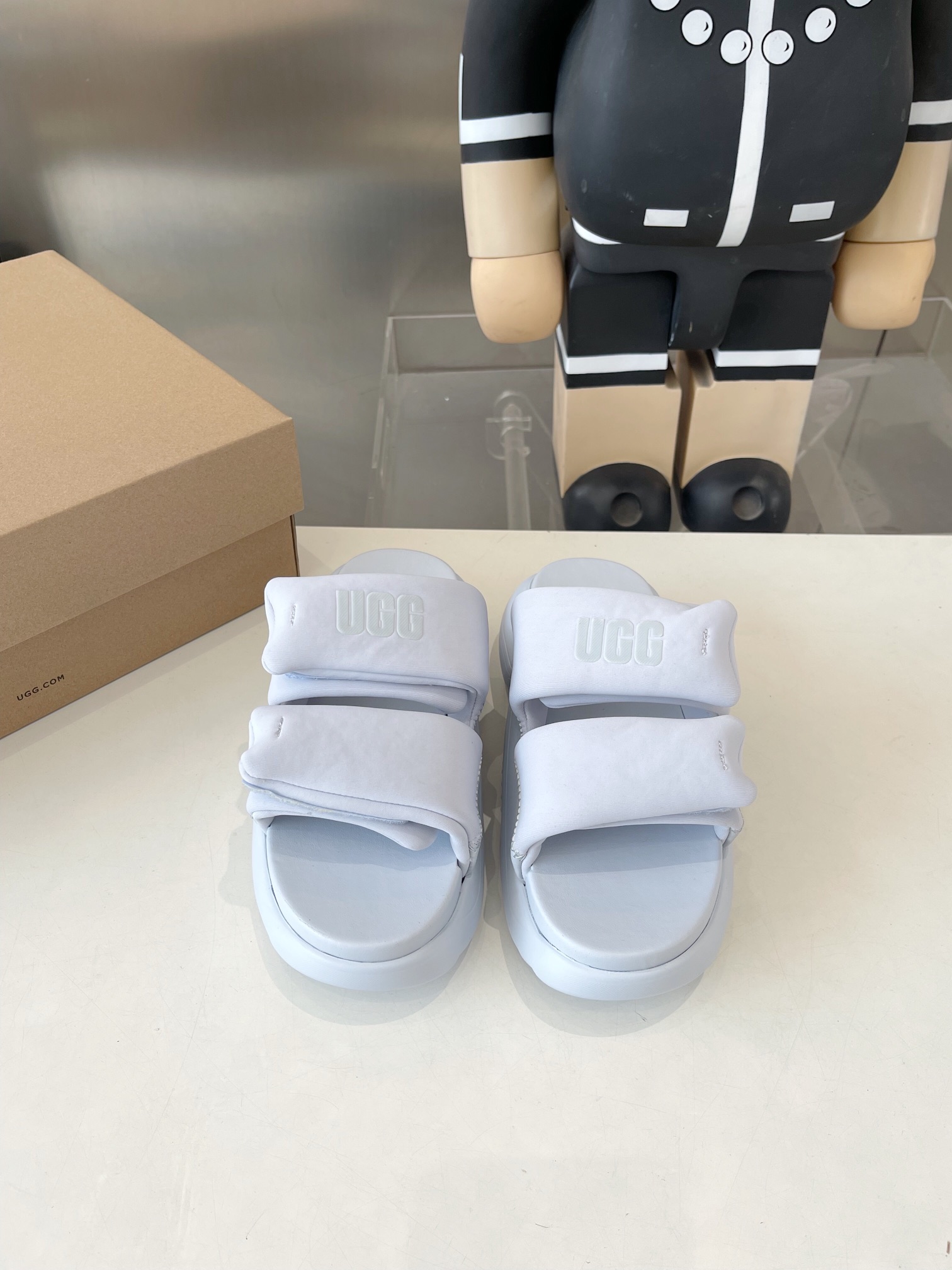 Thick Bottom UGG Slippers: Comfortable, Sturdy, Stylish – Sizes 35-40. - 图片 2