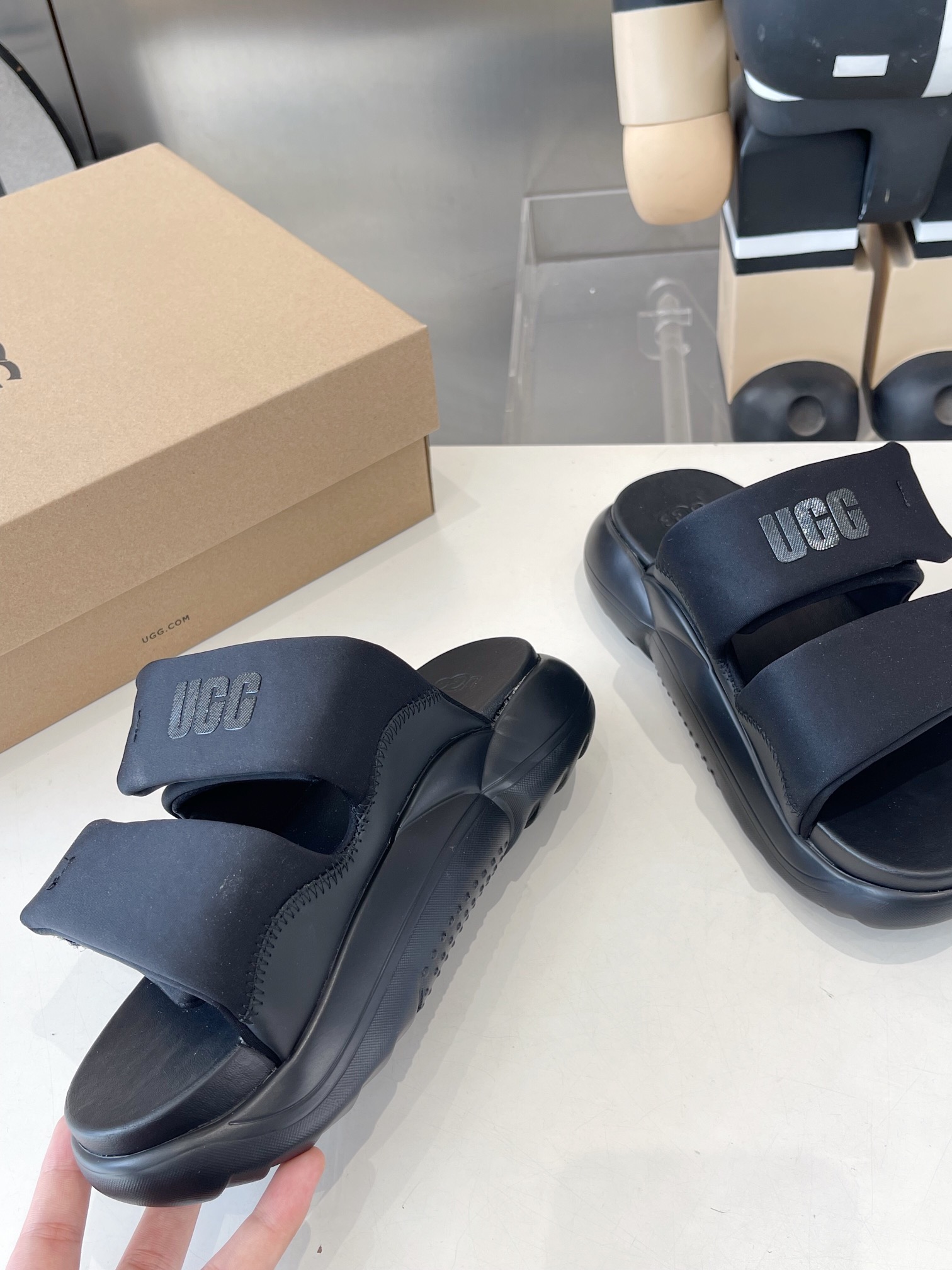 Thick Bottom Slipper for Comfortable Walking on EVA Bubble Floor - 图片 4