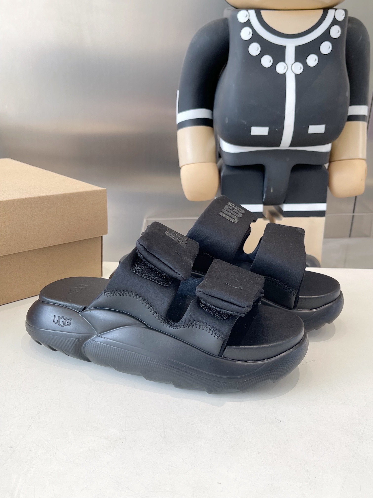 Thick Bottom Slipper for Comfortable Walking on EVA Bubble Floor - 图片 1