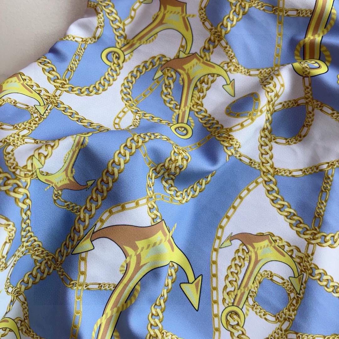 。
爱马仕HERMES连体比基尼泳衣👙❤️😍🥰适合多种场景的游泳衣🏊‍♀️海边 游泳池 温泉 水上乐园 