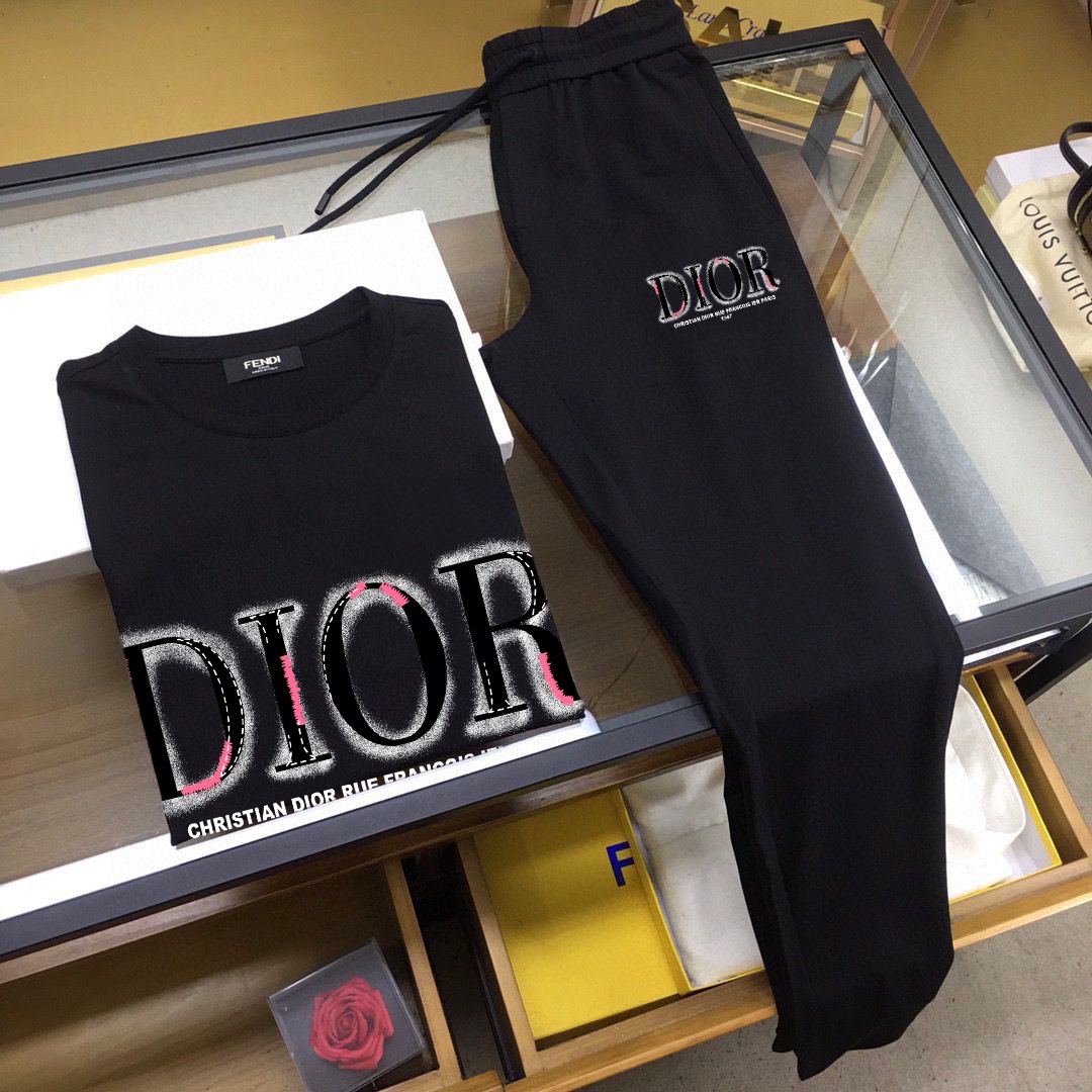 Dior DIOR 迪奥 (胖子福音) 2025 世界知名奢侈品牌